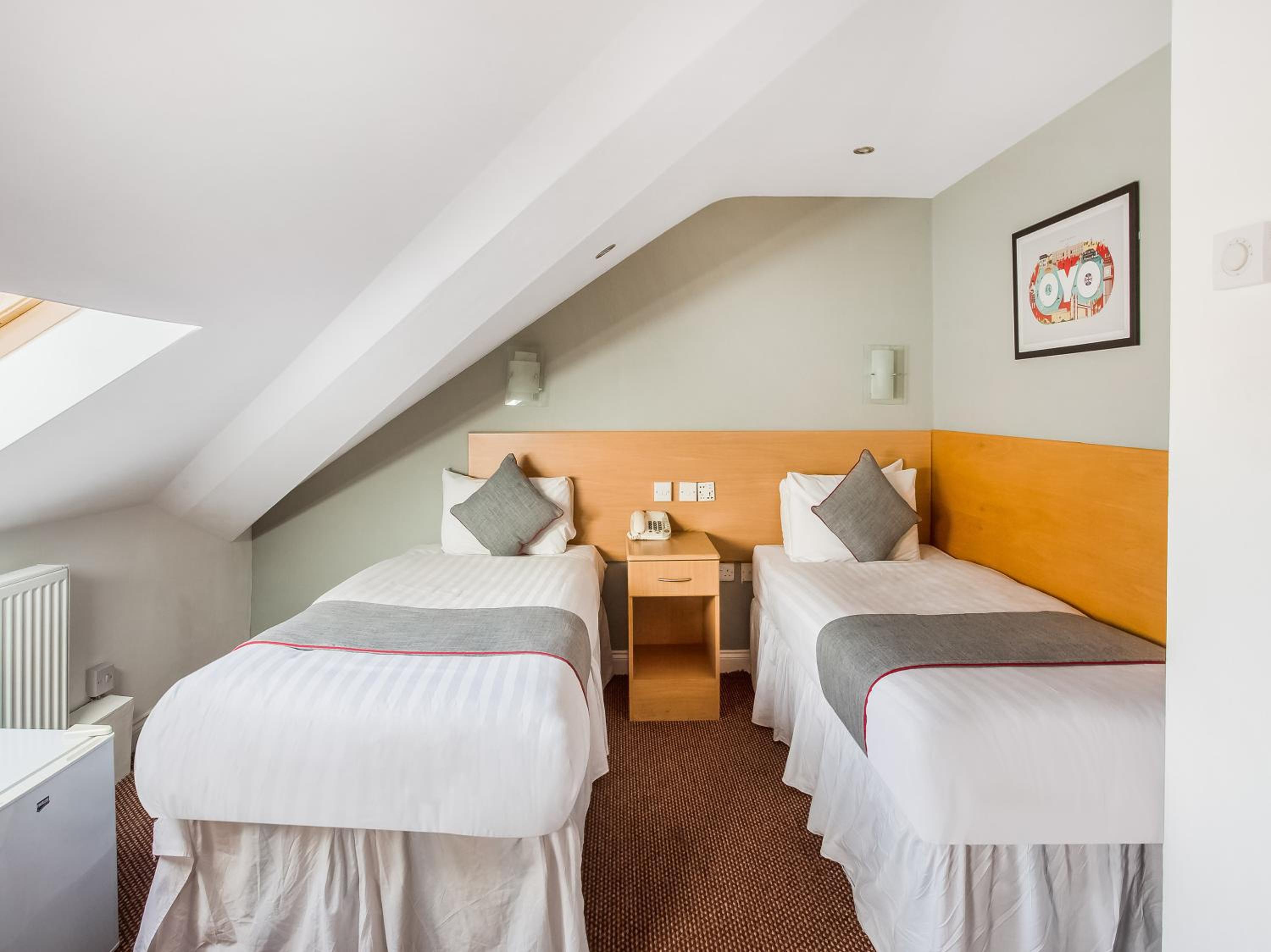 Standard Twin Room photo 3