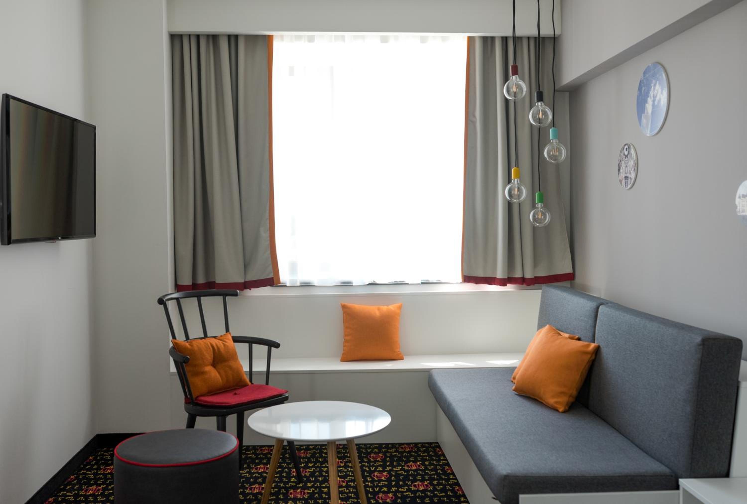 Suite - Photo 5