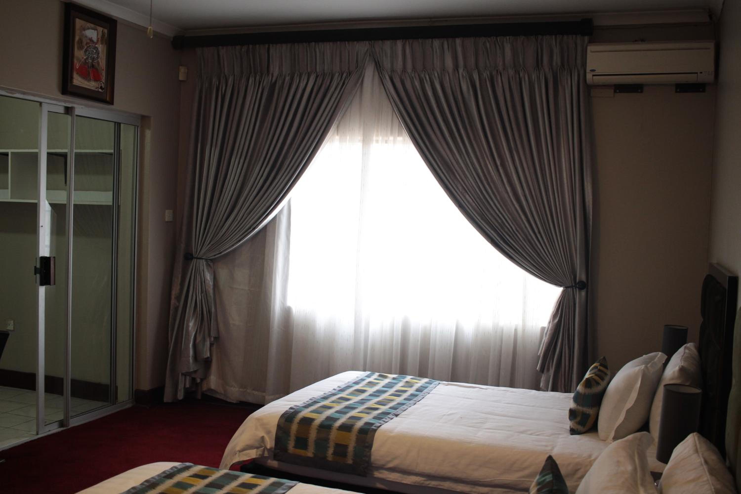 Deluxe Twin Room photo 3