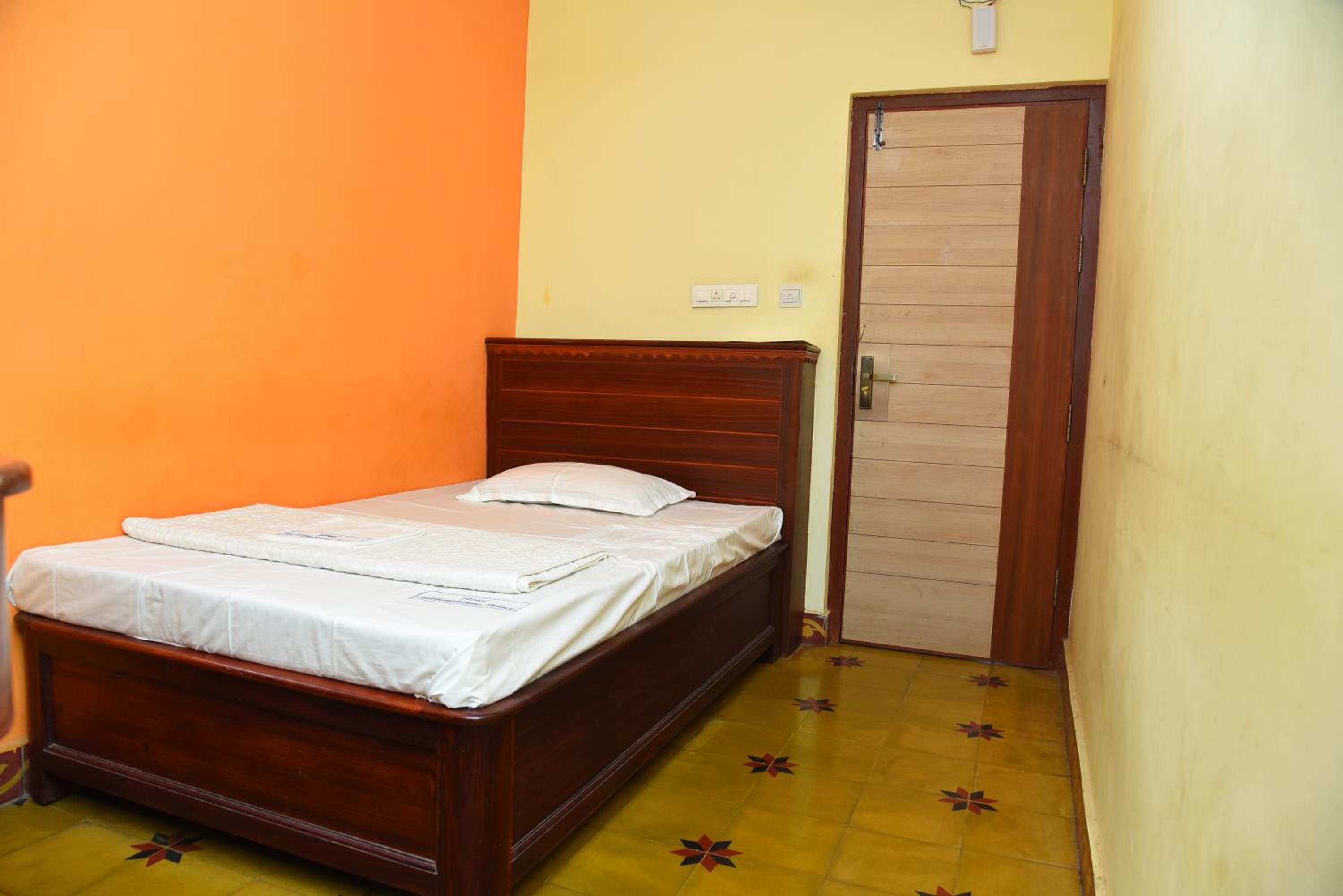 Deluxe Single Room photo 3