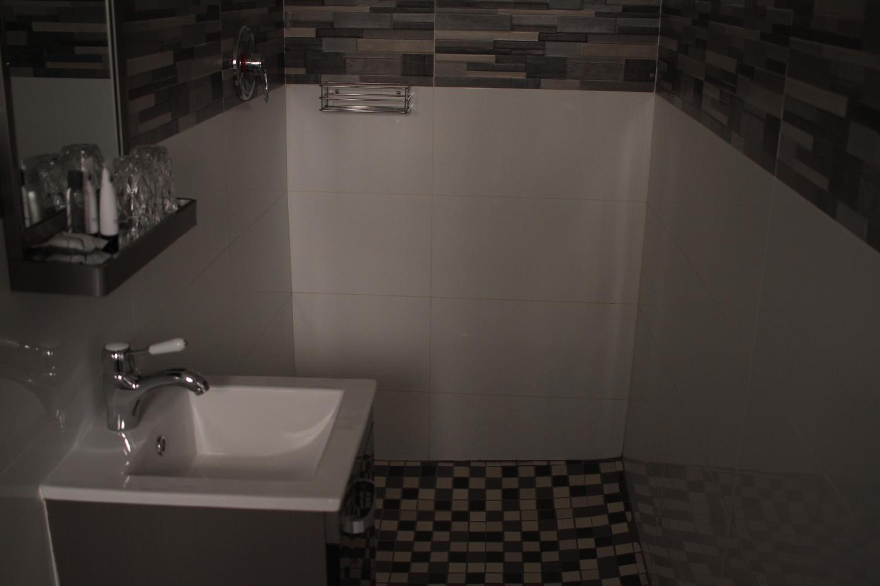 Deluxe Double Room with Shower photo 1
