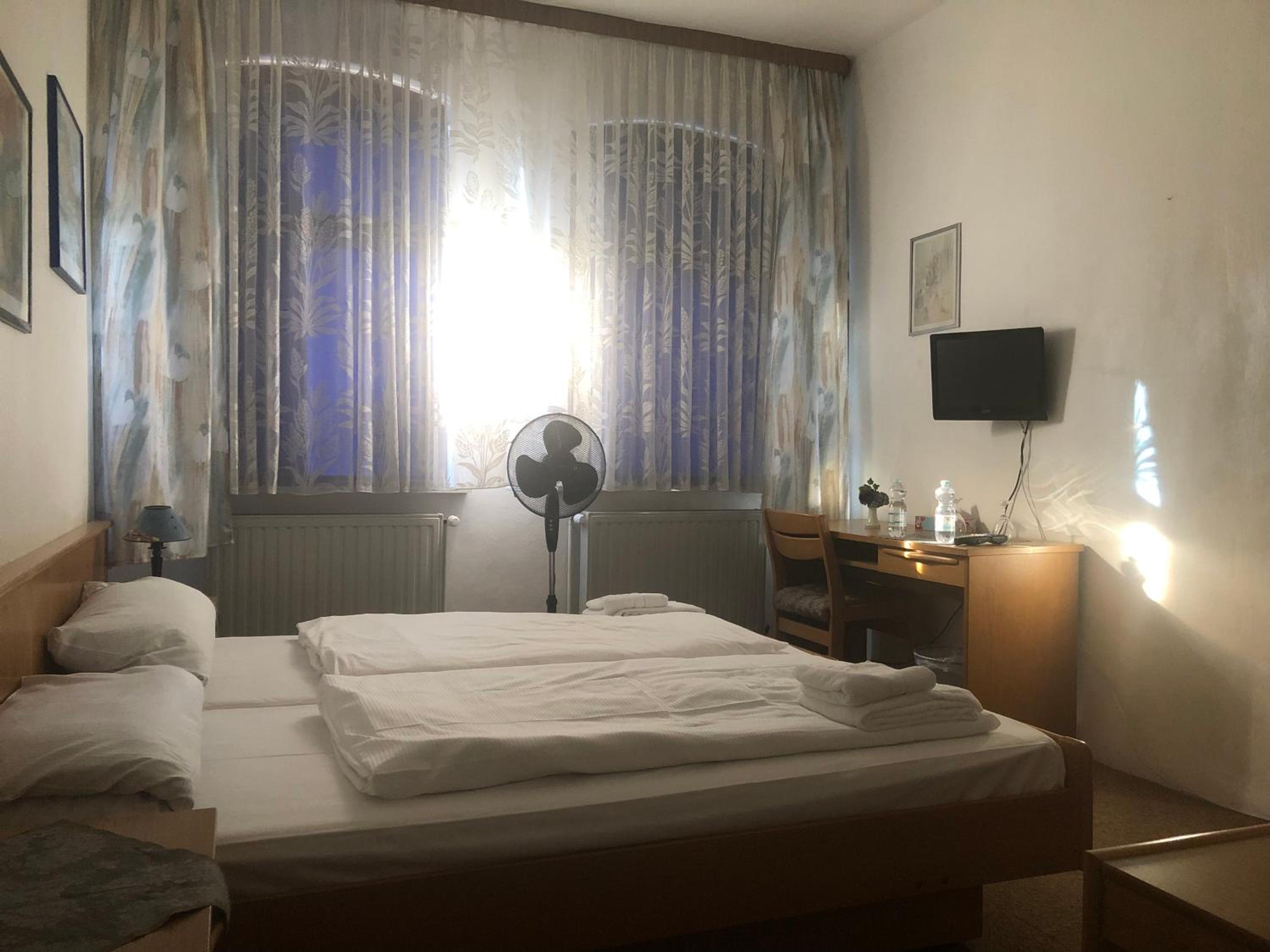 Double Room - Photo 14