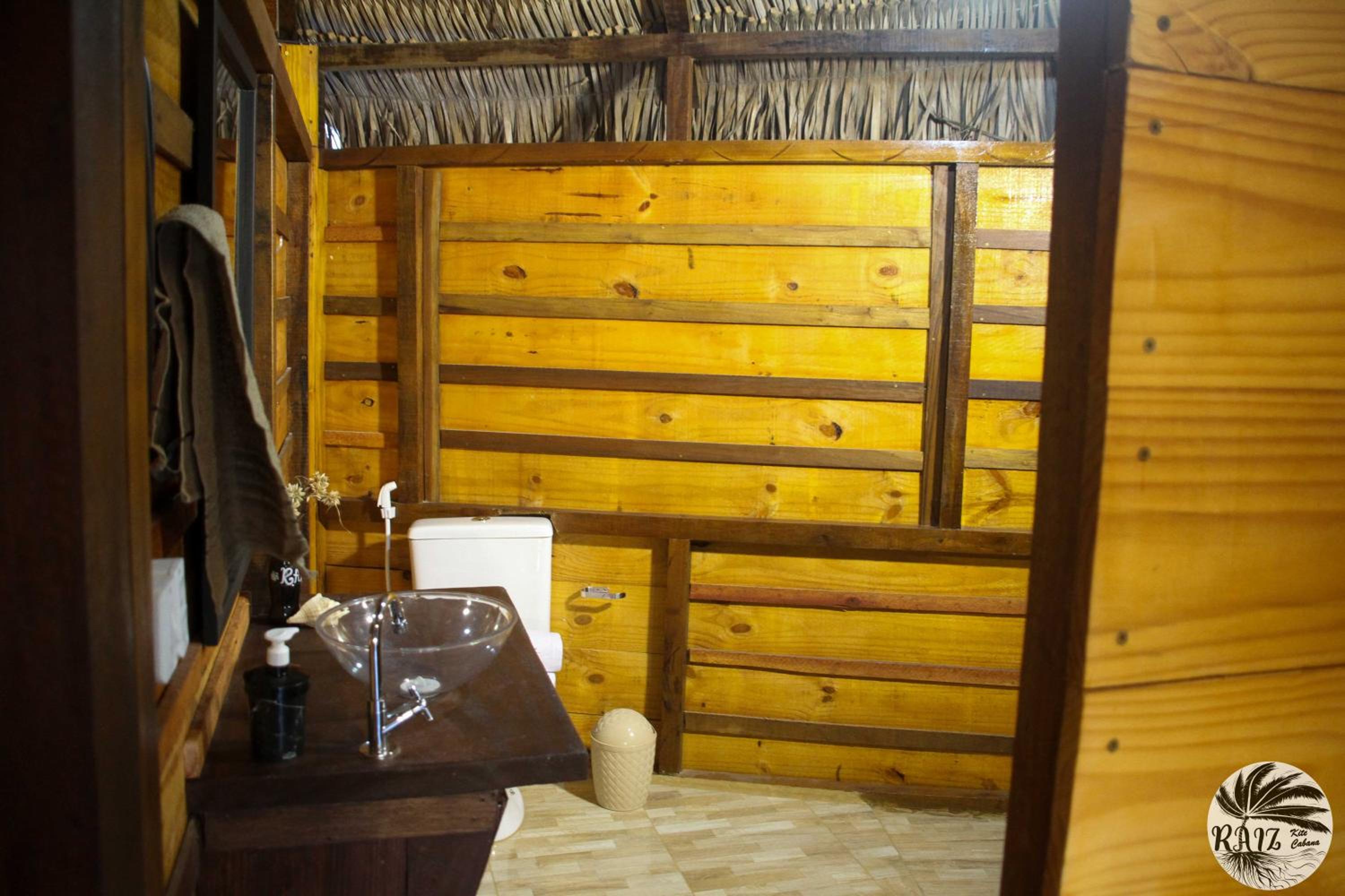 Deluxe Bungalow - Photo 8