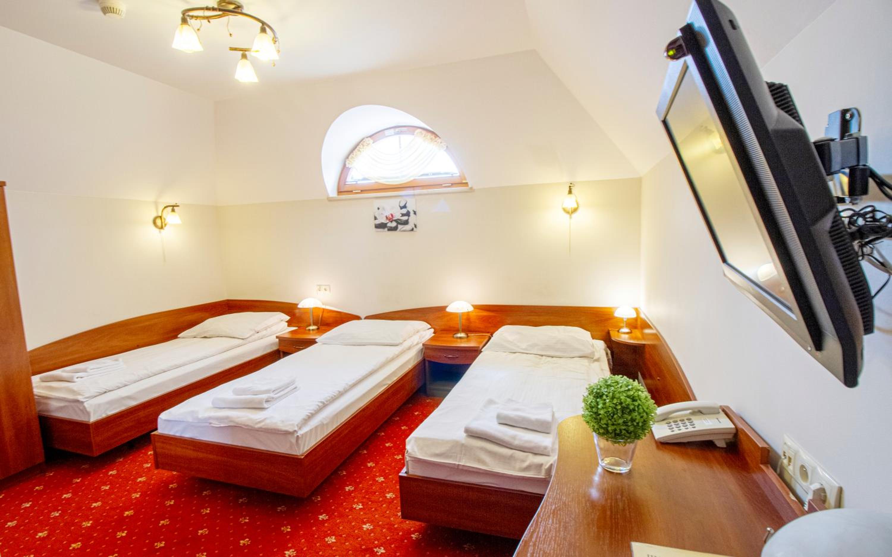 Triple Room - Photo 1
