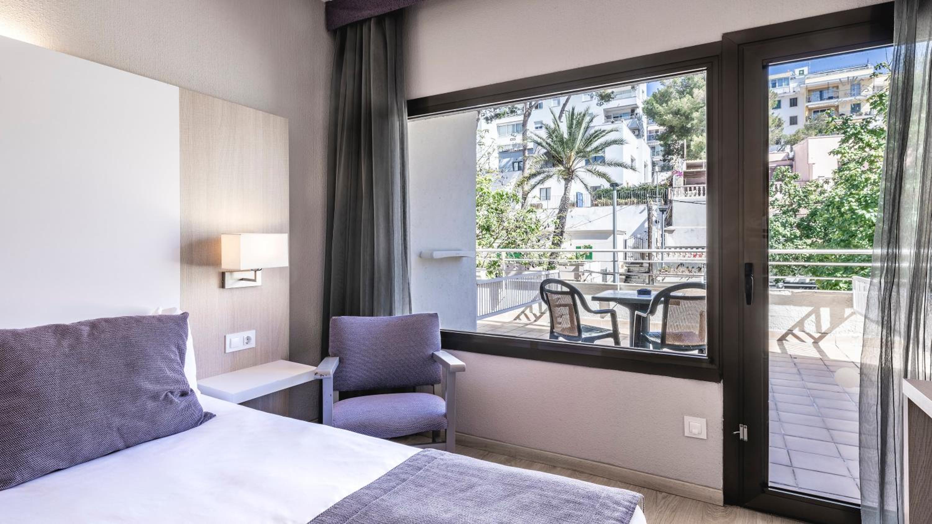 Double Room - Photo 3