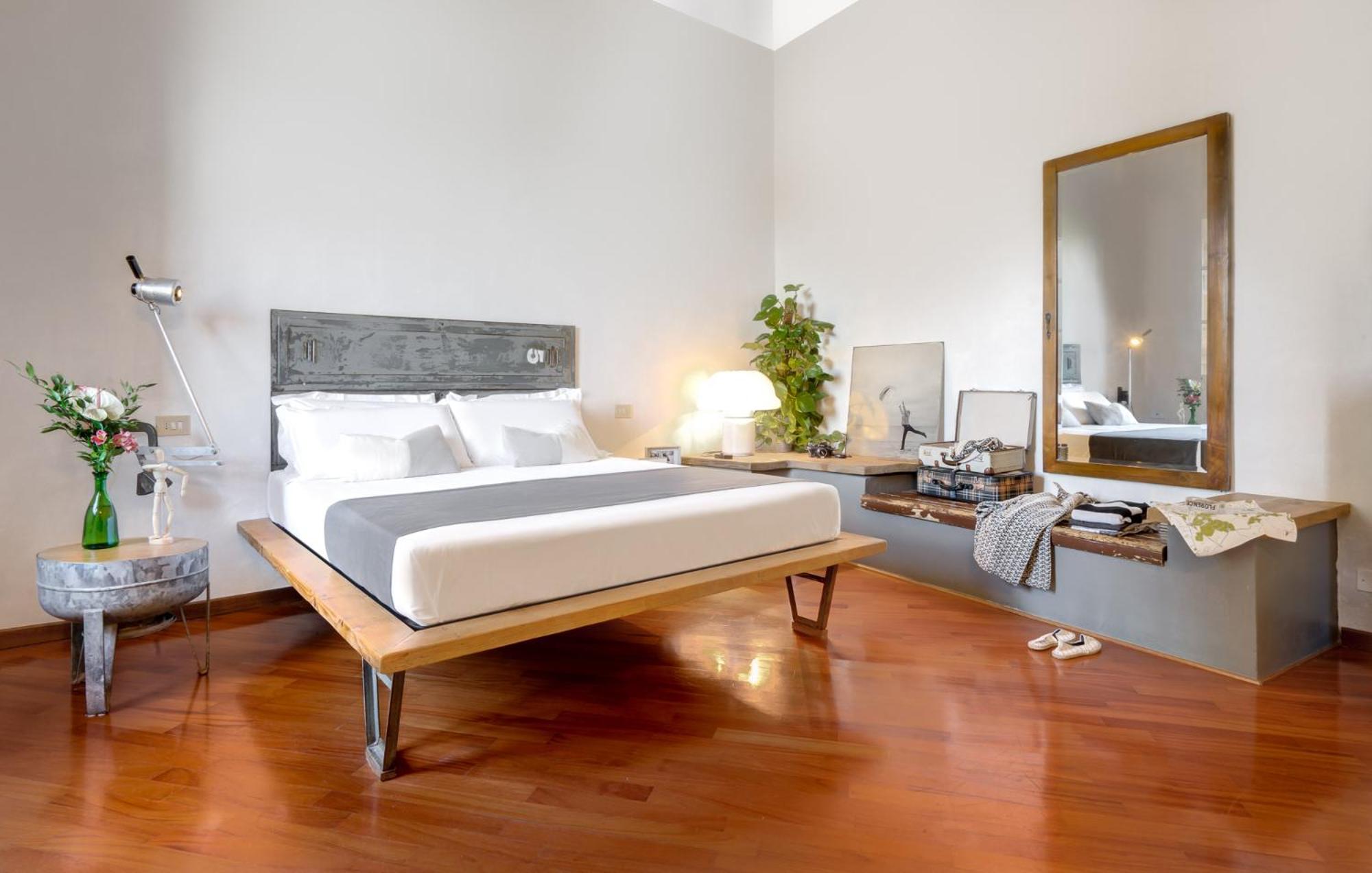 Suite with City View and Private Bathroom
