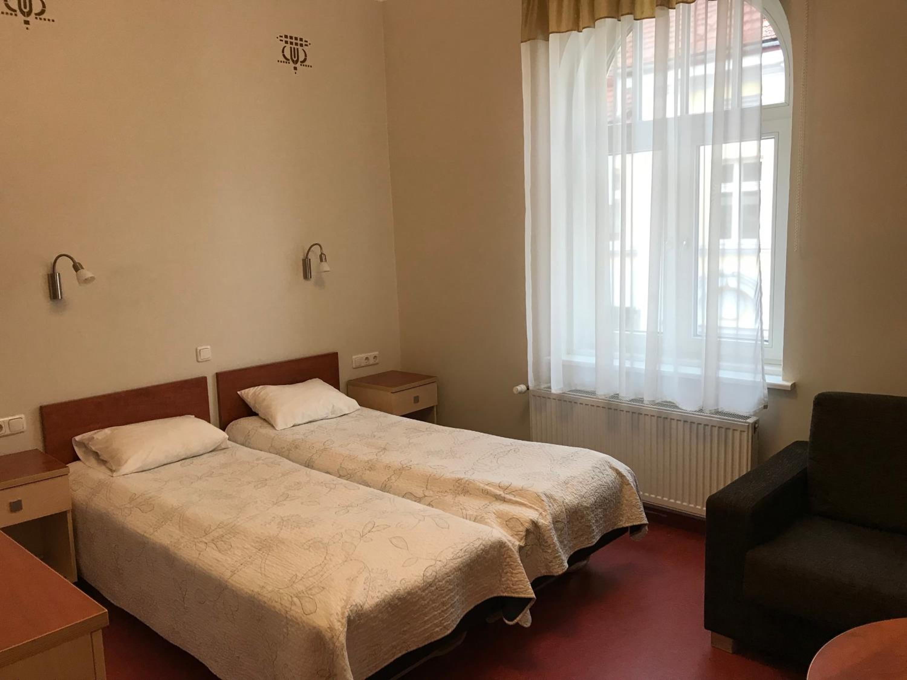 Twin Room with Kitchenette - Photo 19