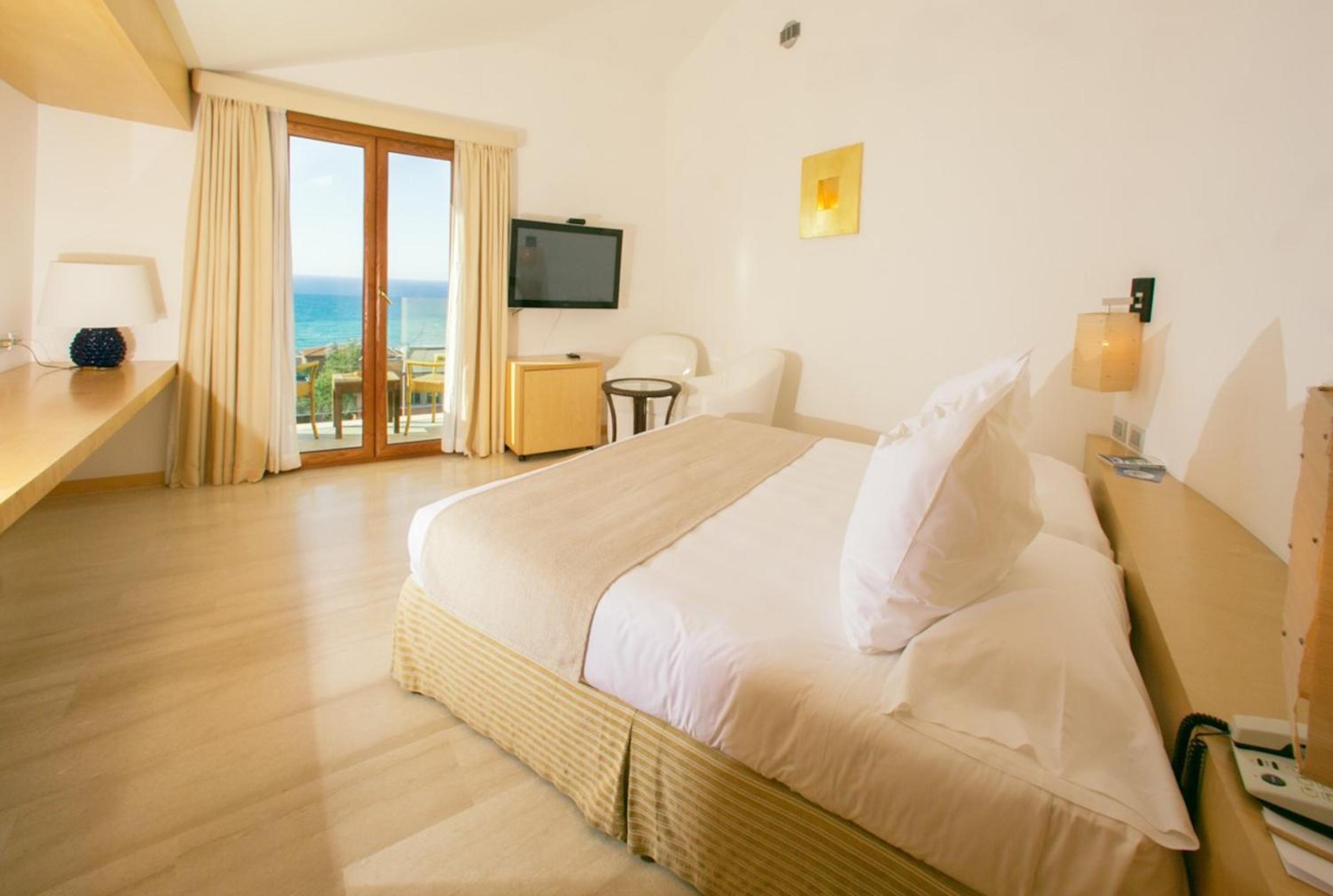 Executive Suite - Photo 1