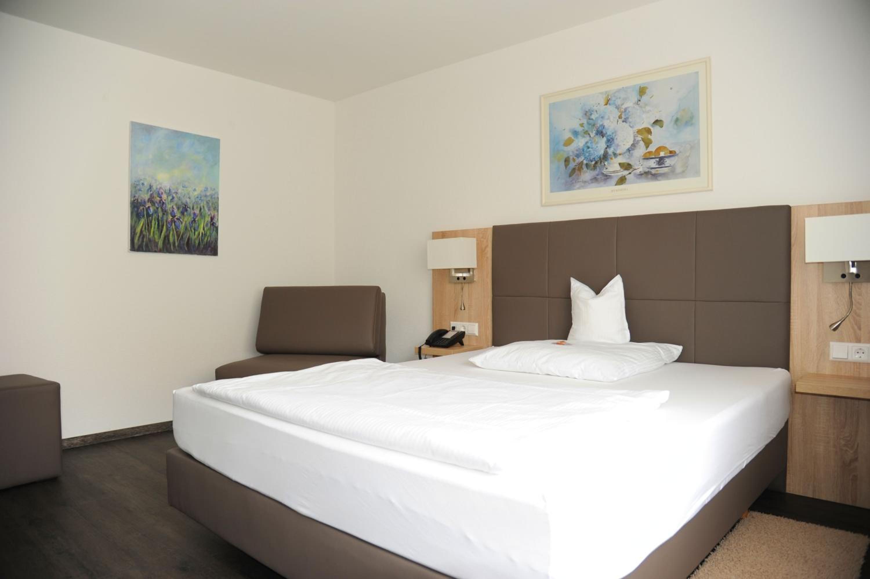 Double Room - Photo 10