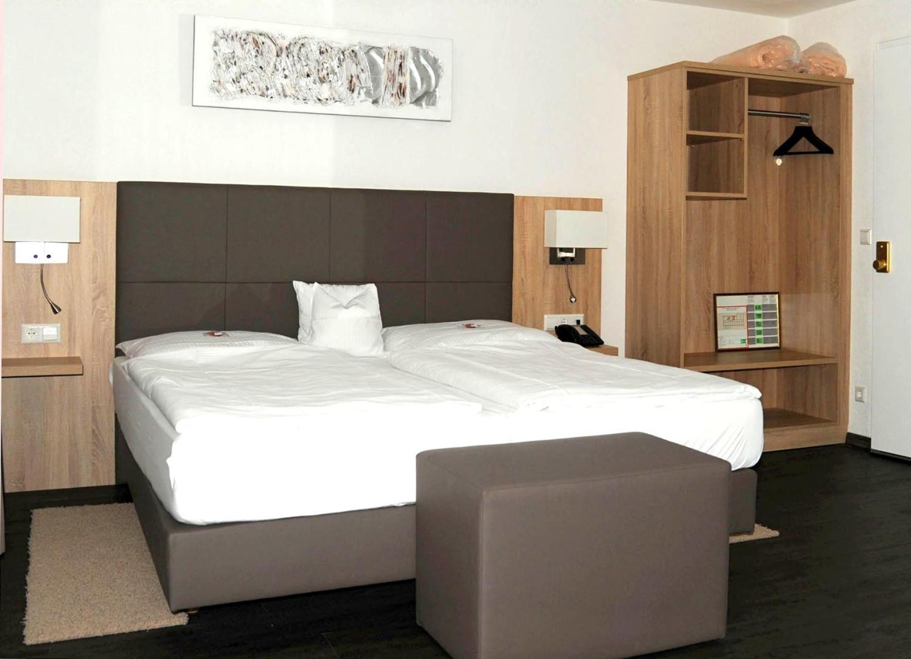 Double Room - Photo 8