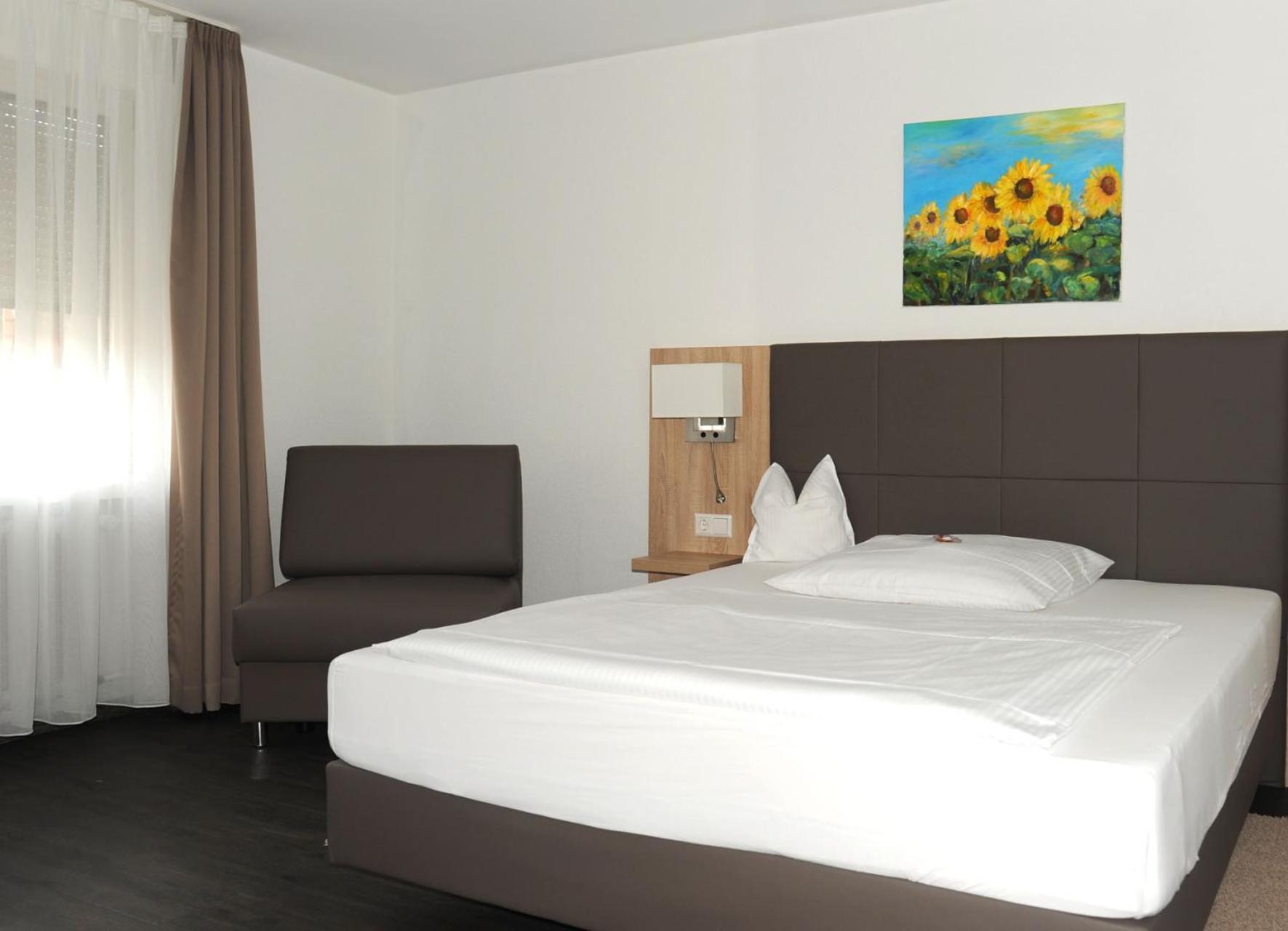 Double Room - Photo 7