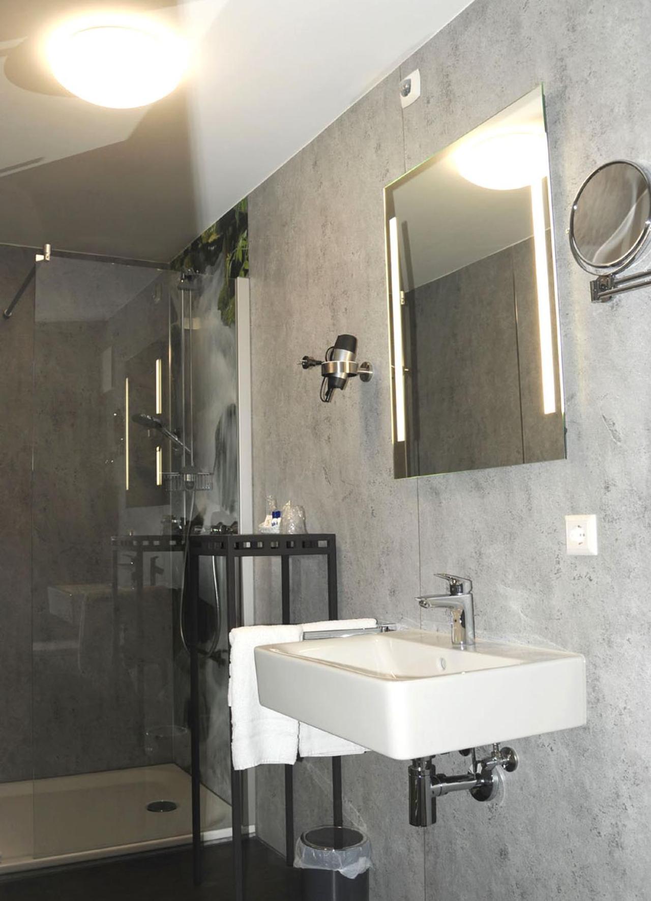 Double Room - Photo 11