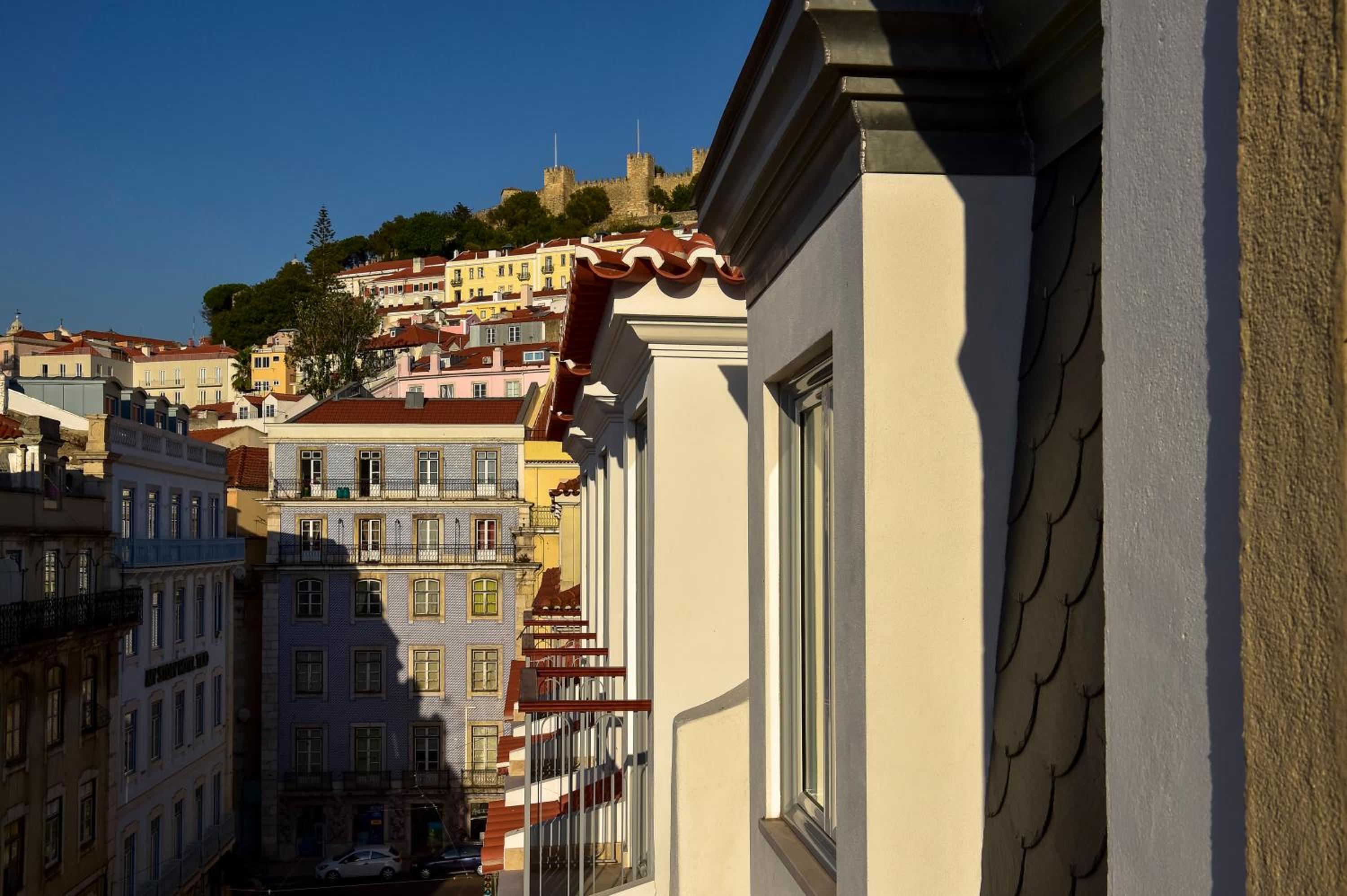 Double Room with Figueira Square view - Photo 2
