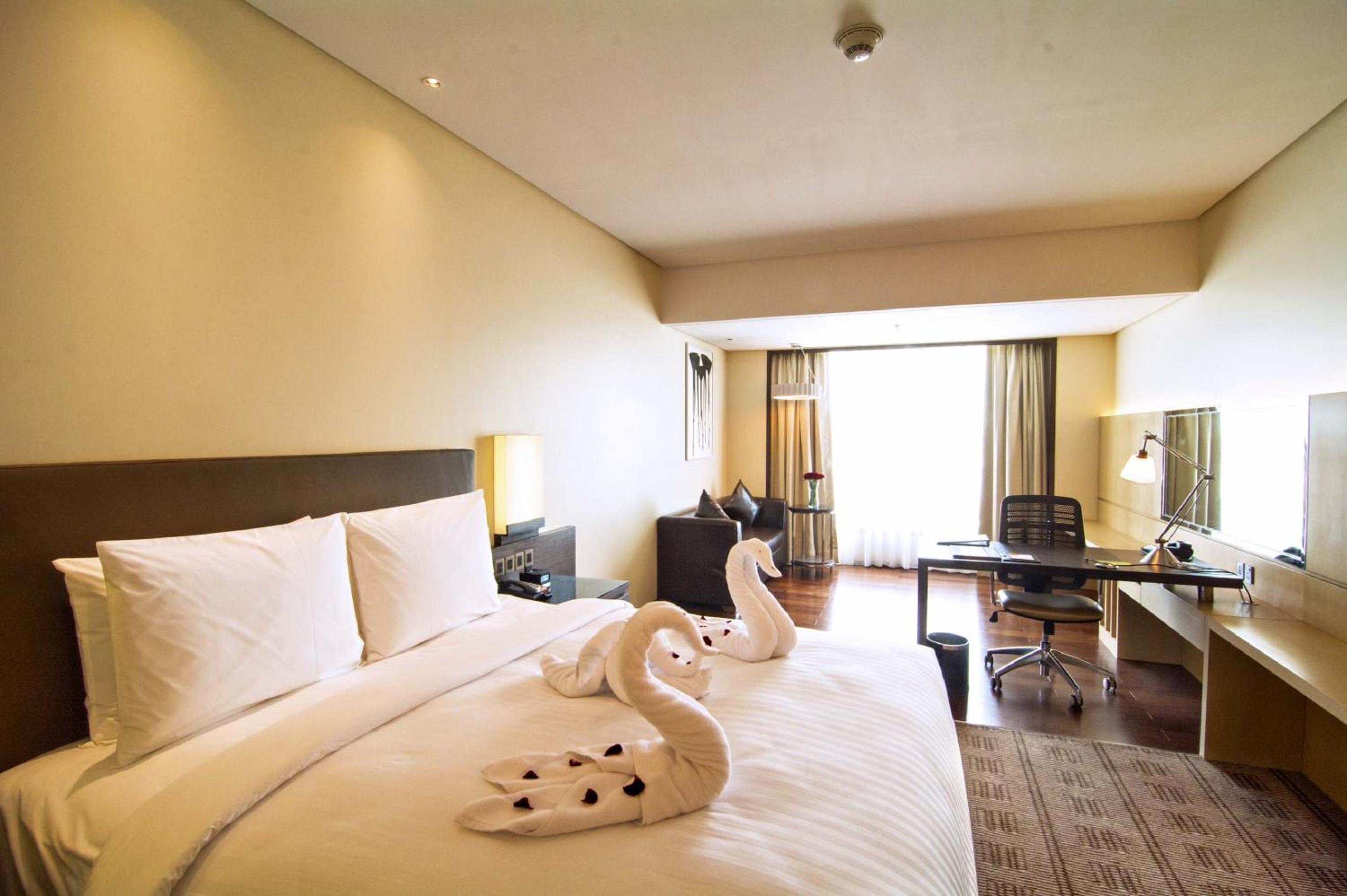Superior Double or Twin Room with City View with 20% Discount on Buffet Meal and Bar36 photo 1