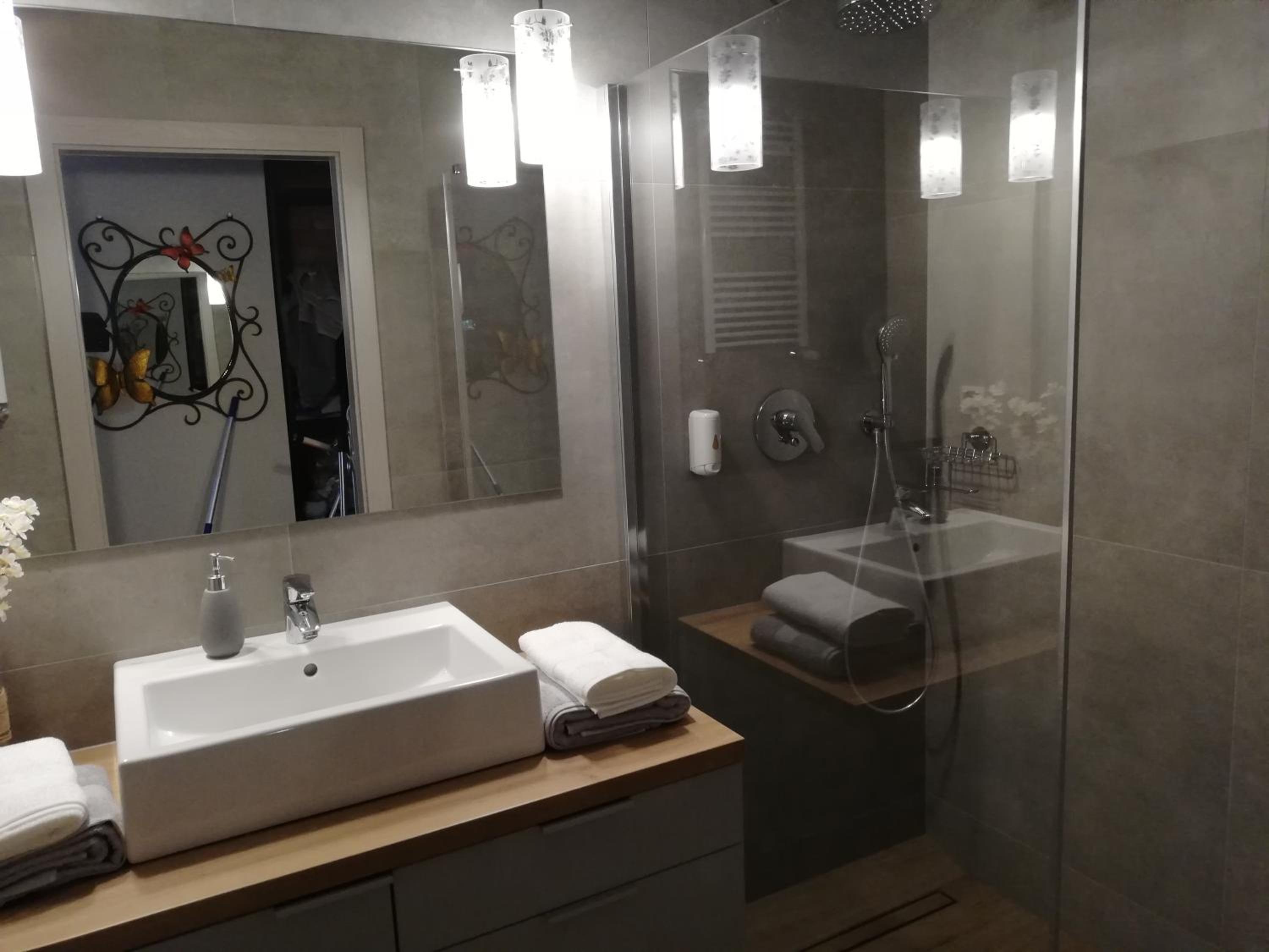 Studio Apartment - Photo 12