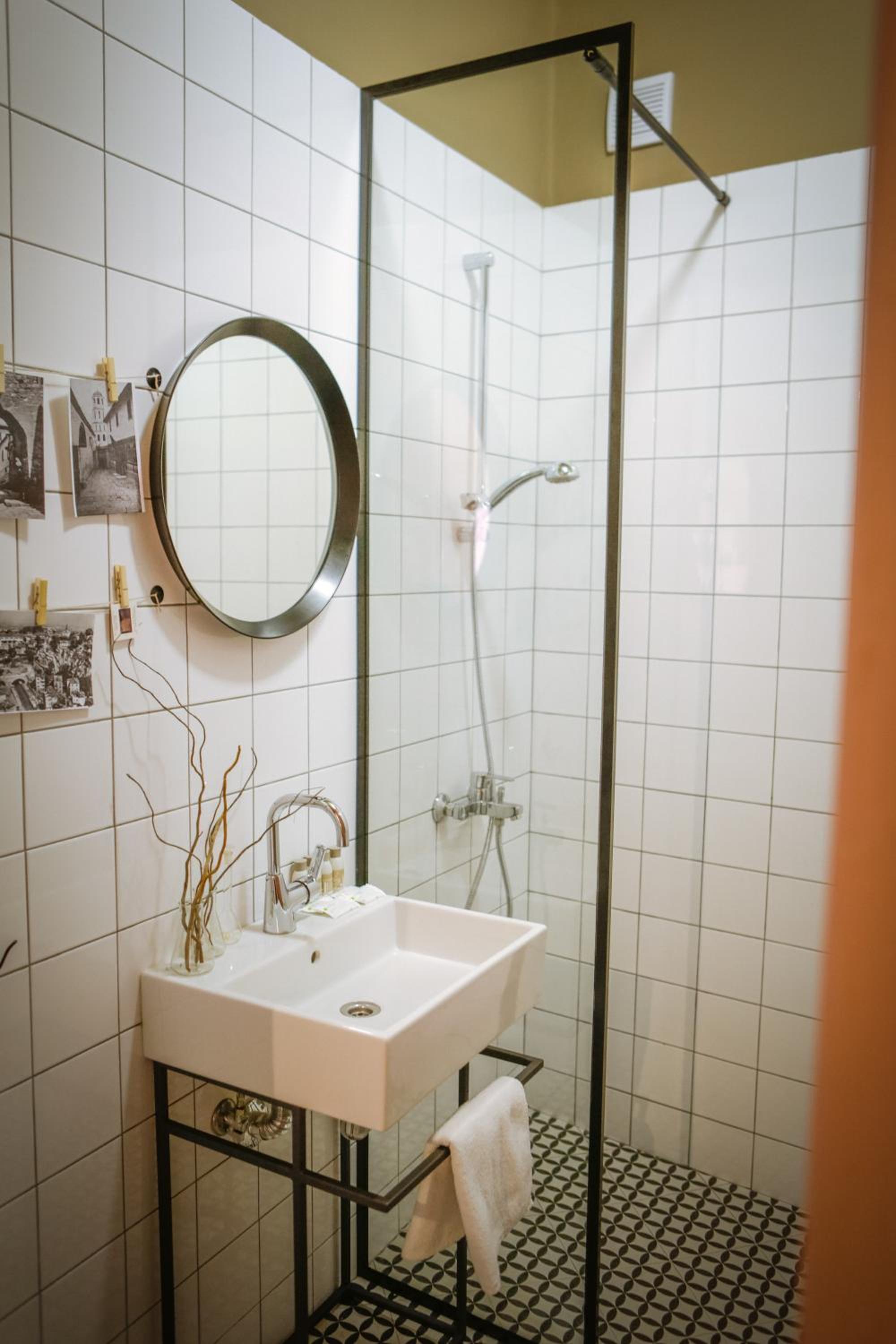 Two-Bedroom Apartment - Photo 41