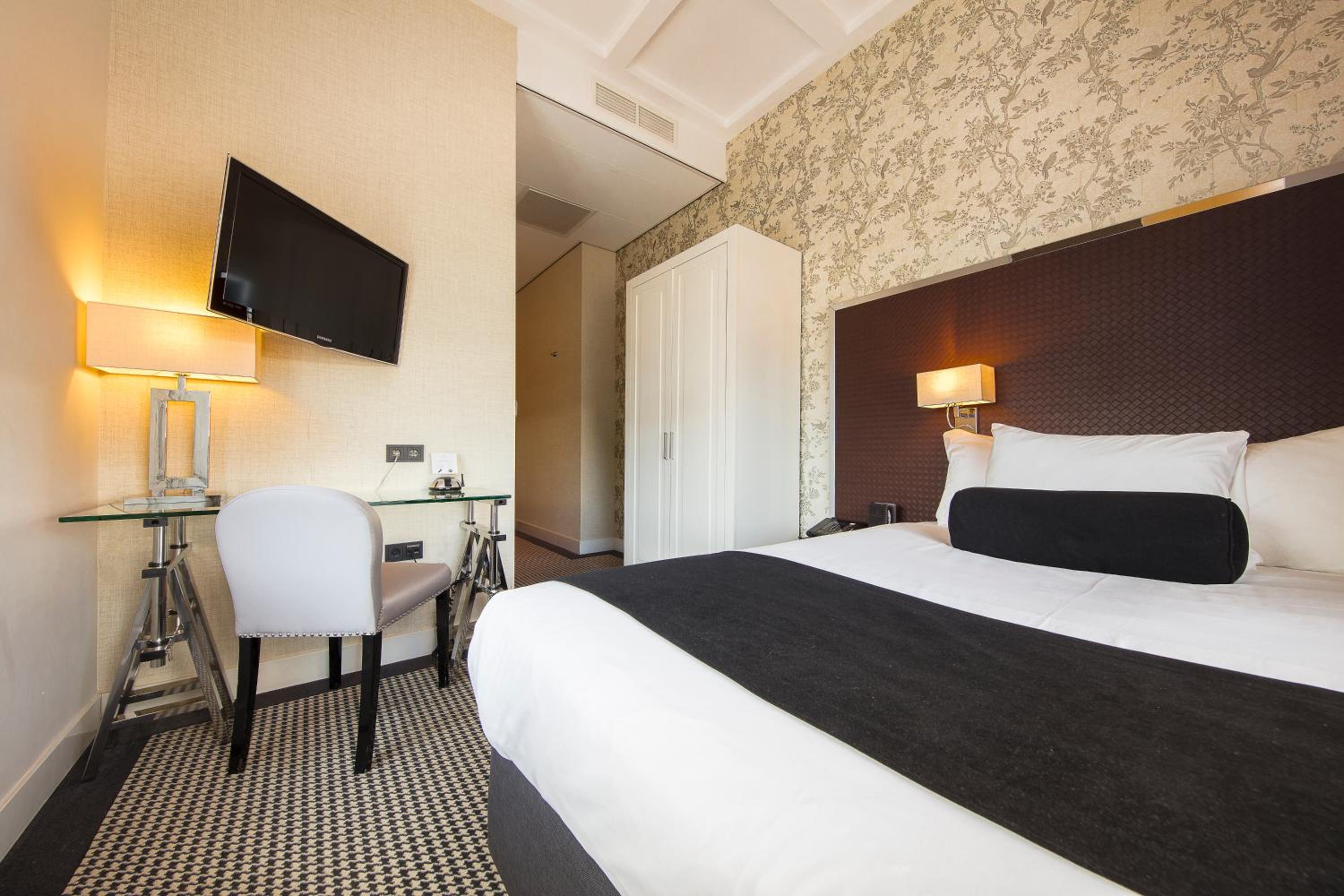 Deluxe Single Room with City View photo 2