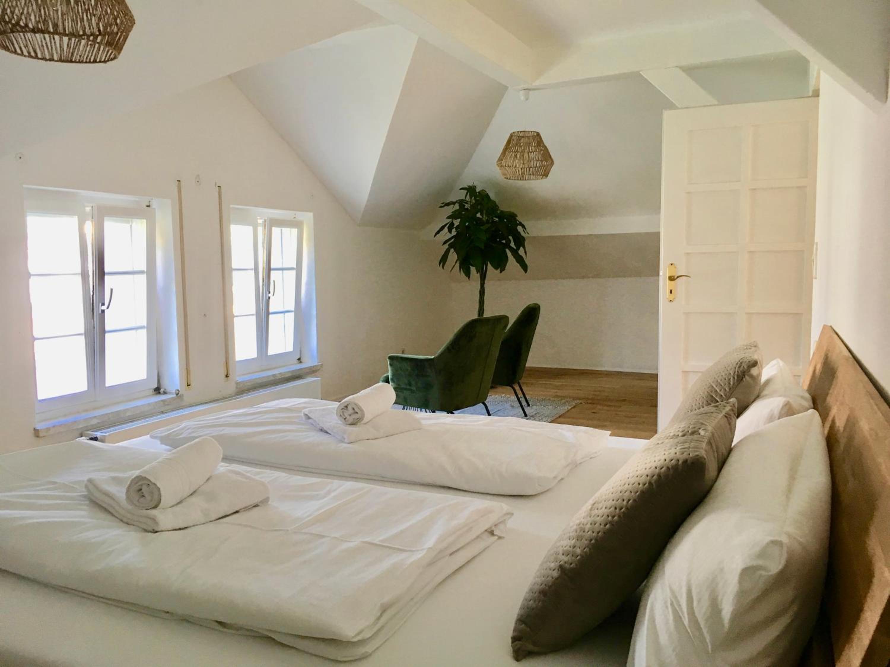 Two-Bedroom Apartment - Photo 21
