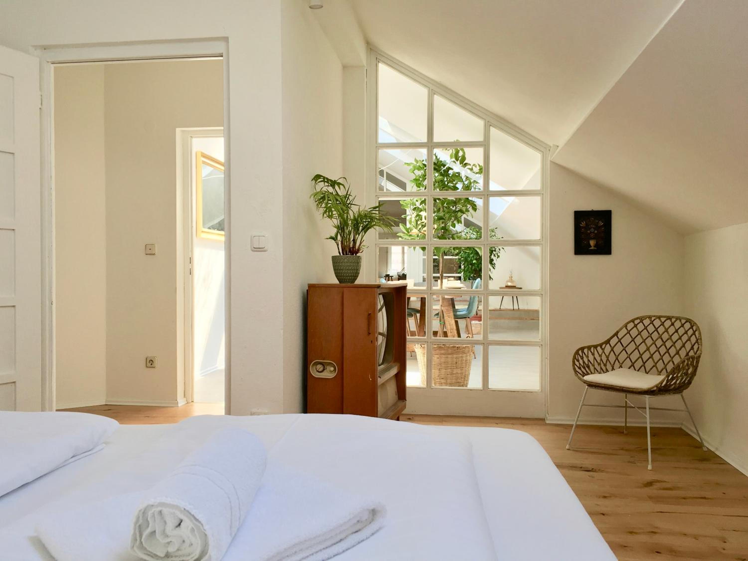 Two-Bedroom Apartment - Photo 2