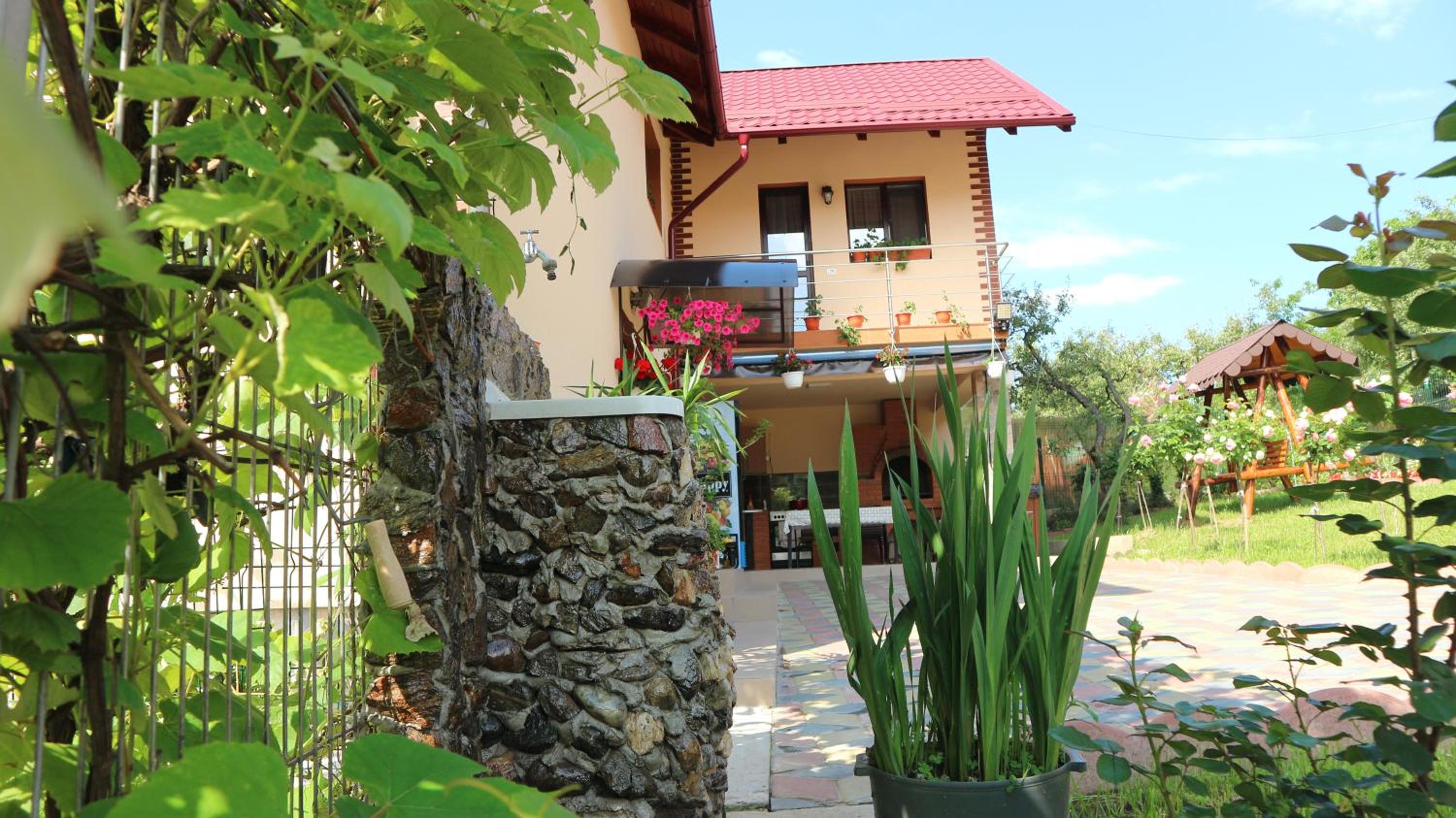 Double Room with Private Bathroom - Photo 9