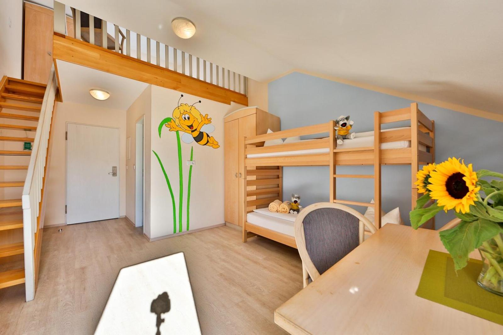 Studio - Split Level photo 1
