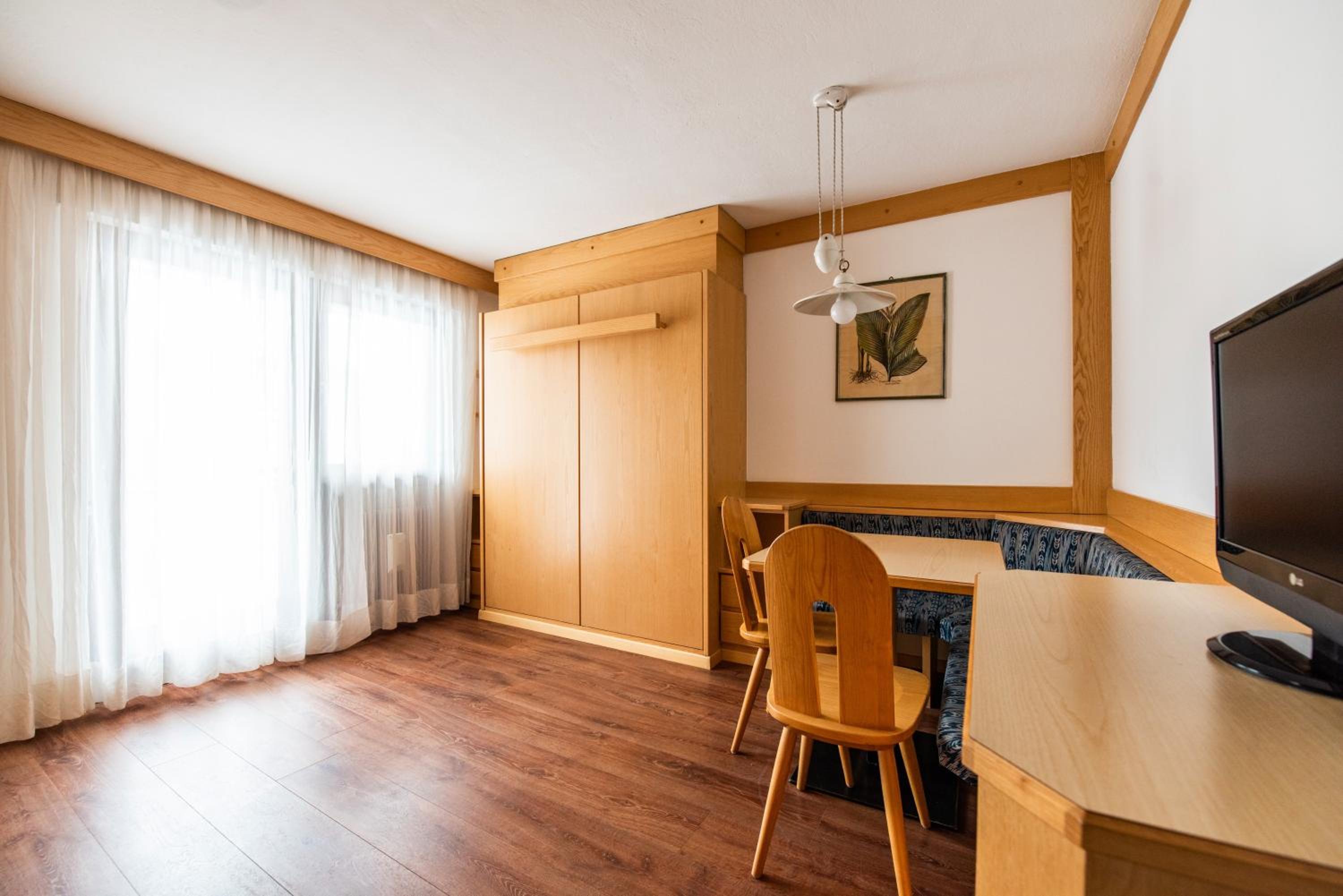 One-Bedroom Apartment (3 Adults)