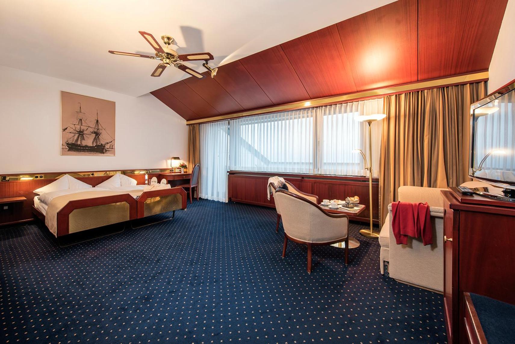 Junior Suite with Lake View