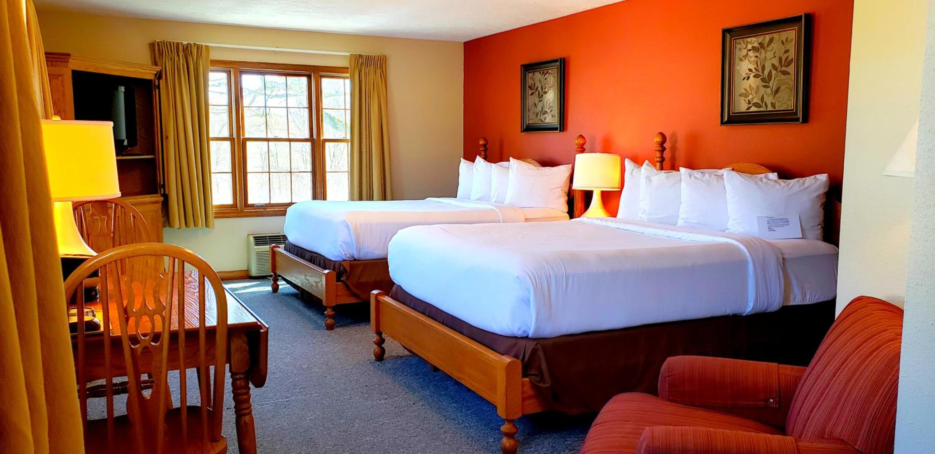Carriage House Queen Room with Two Queen Beds #8