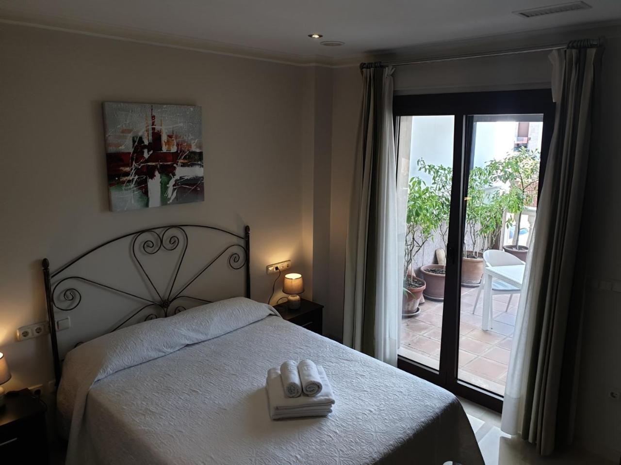 Double Room with Terrace - Photo 4