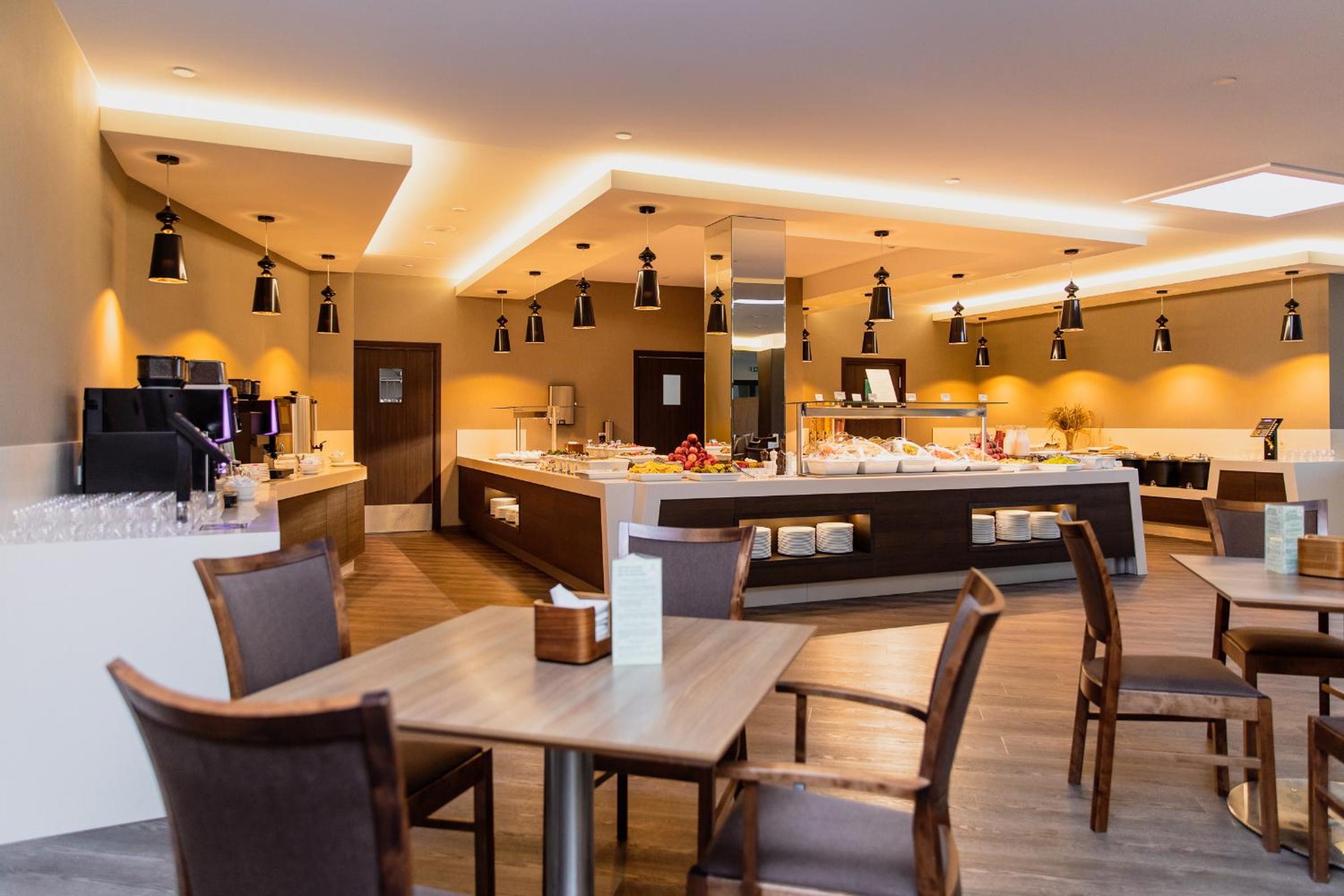 Suite with Spa Access photo 2