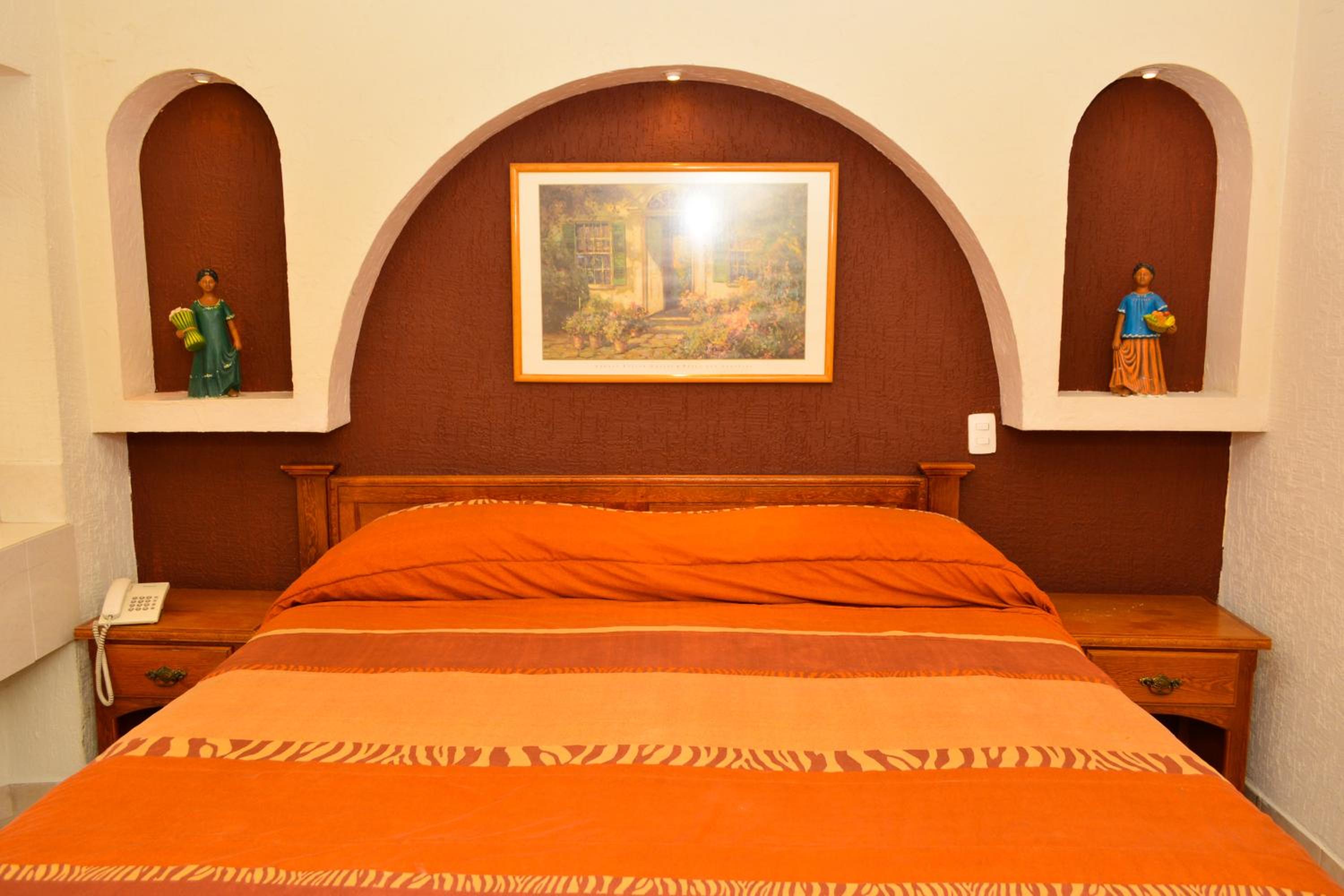 Queen Room - Photo 1