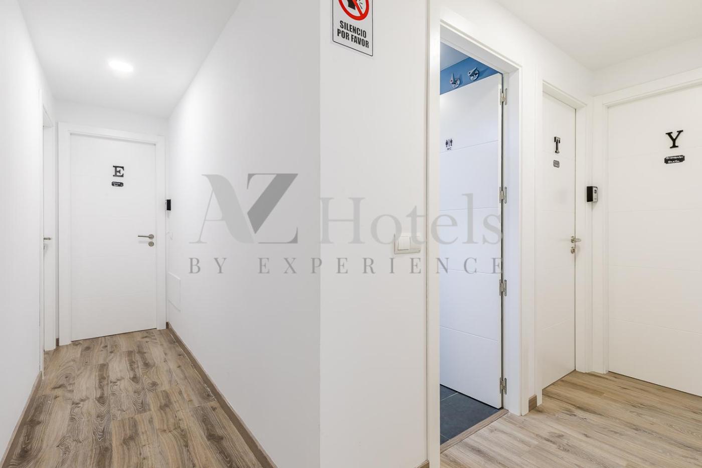 Double Room with Private Bathroom - Photo 23