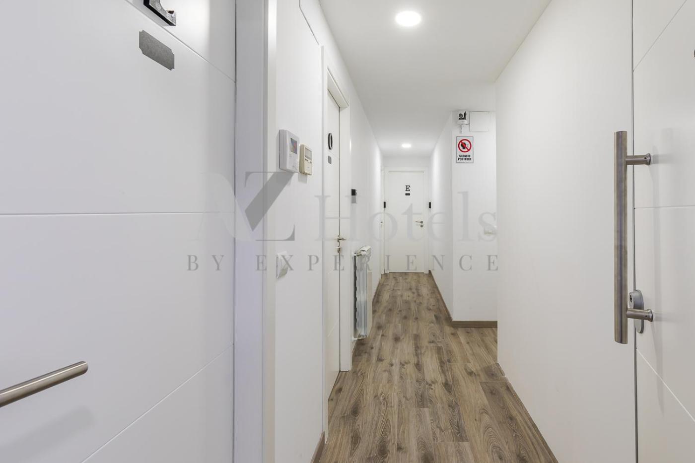 Double Room with Private Bathroom - Photo 6
