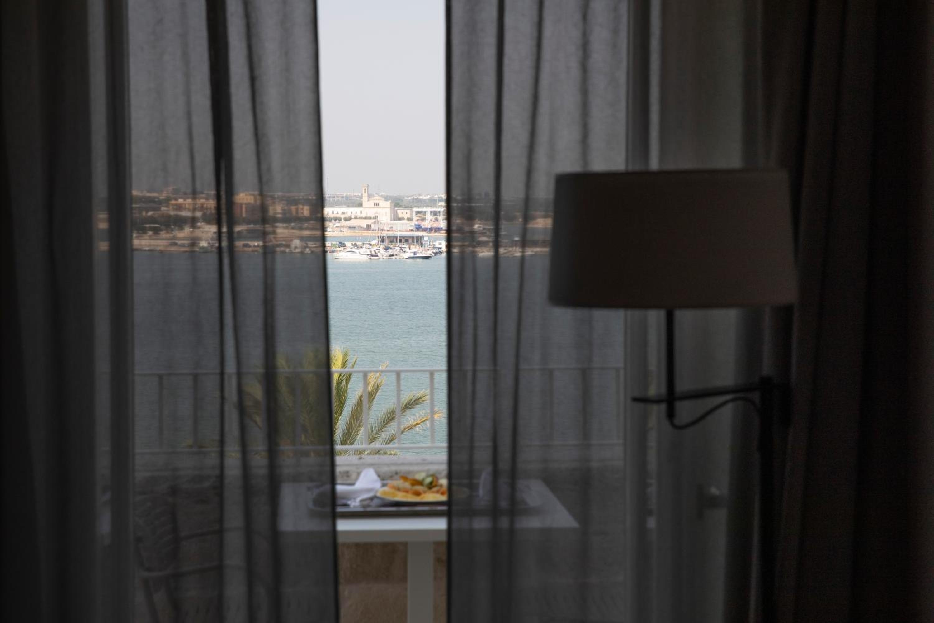 Junior Suite with Sea View photo 2