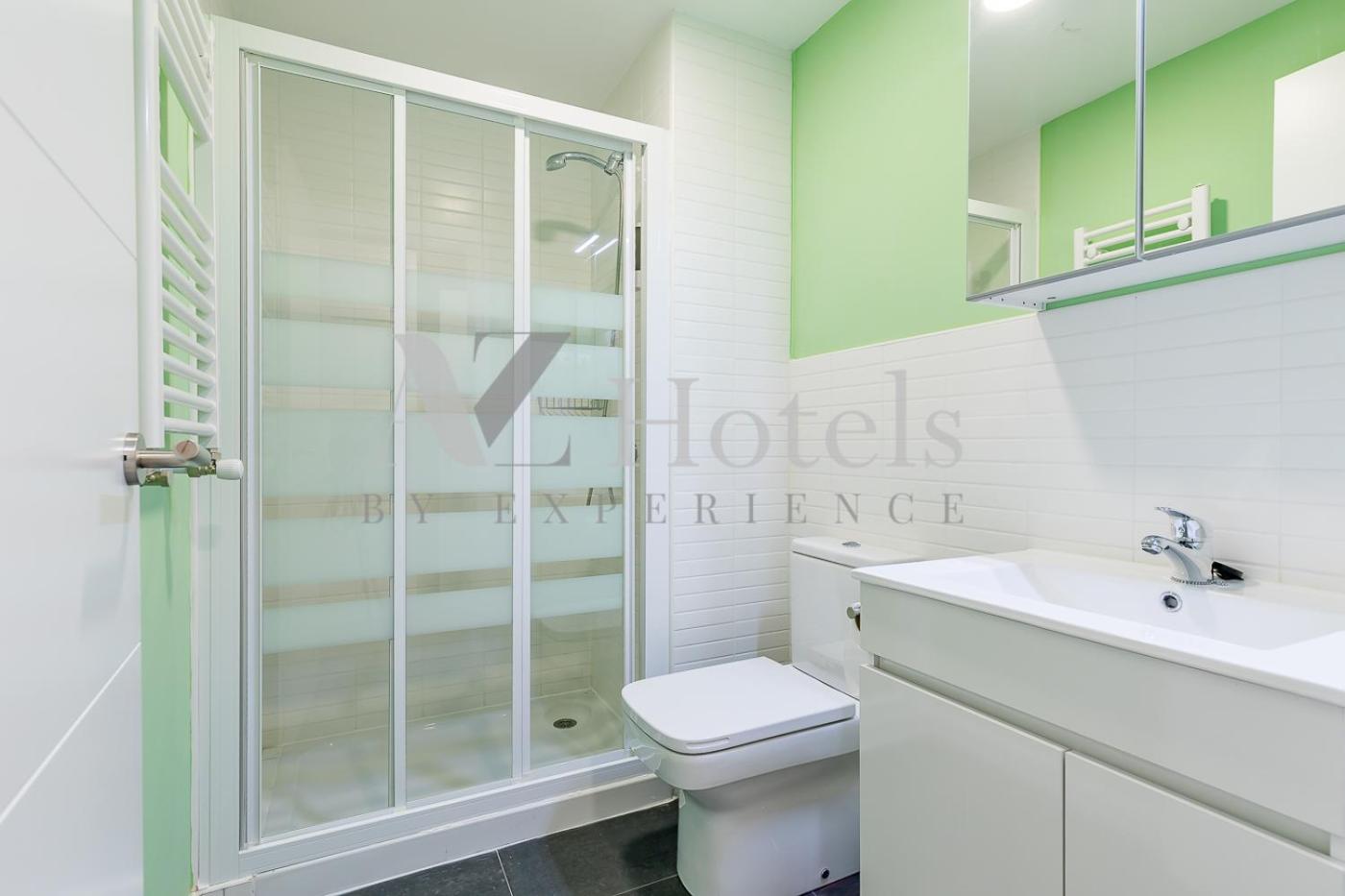Double Room with Private Bathroom - Photo 26