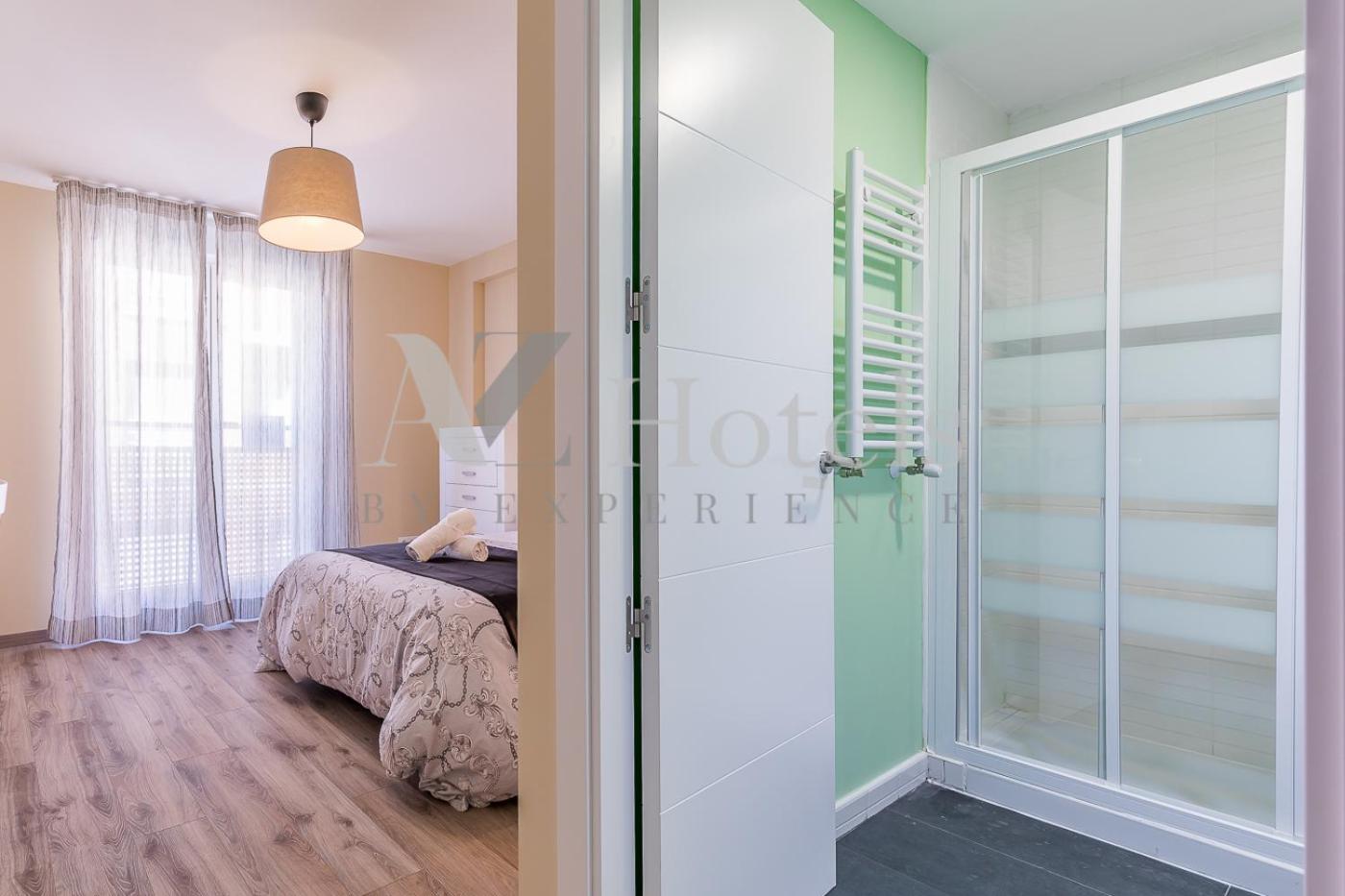 Double Room with Private Bathroom - Photo 27