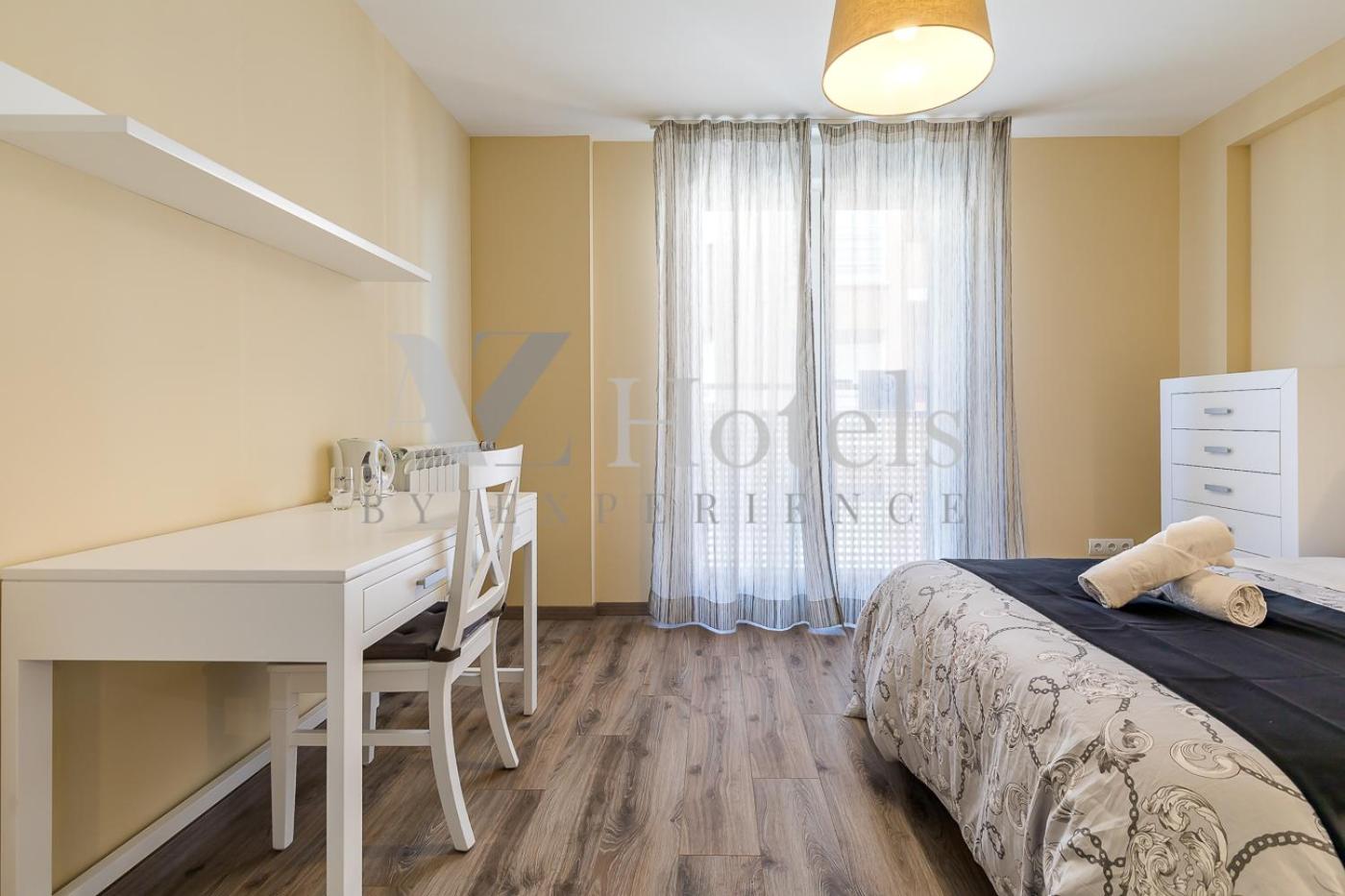 Double Room with Private Bathroom - Photo 29