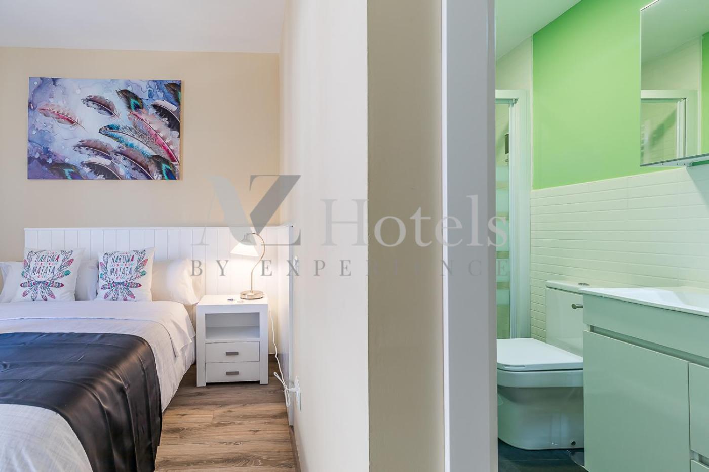 Double Room with Private Bathroom - Photo 32