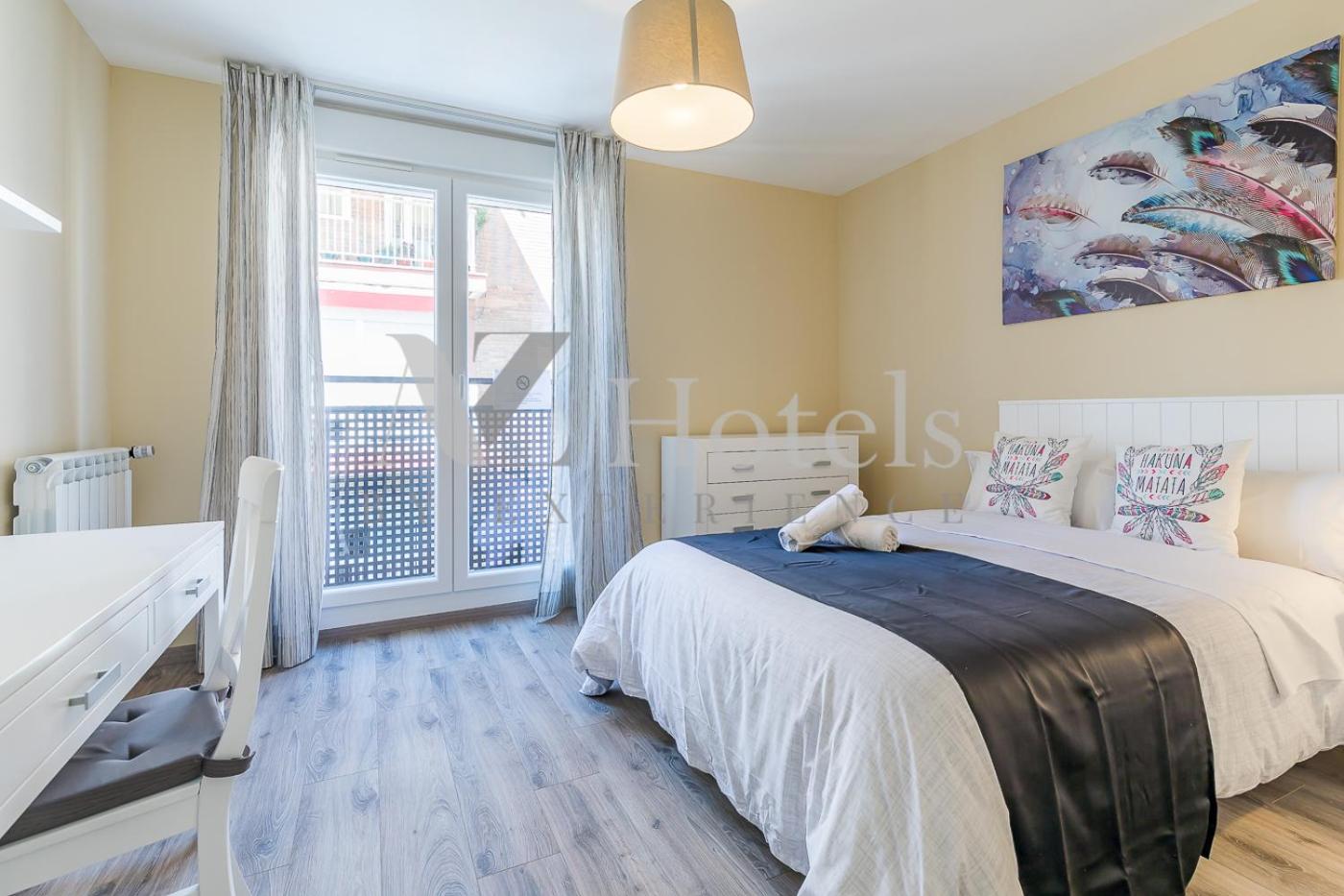 Double Room with Private Bathroom - Photo 24