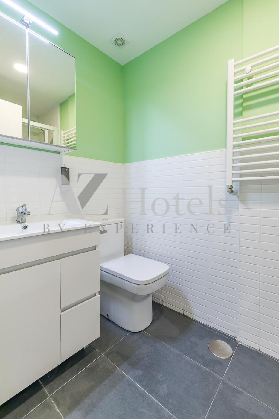 Double Room with Private Bathroom - Photo 41