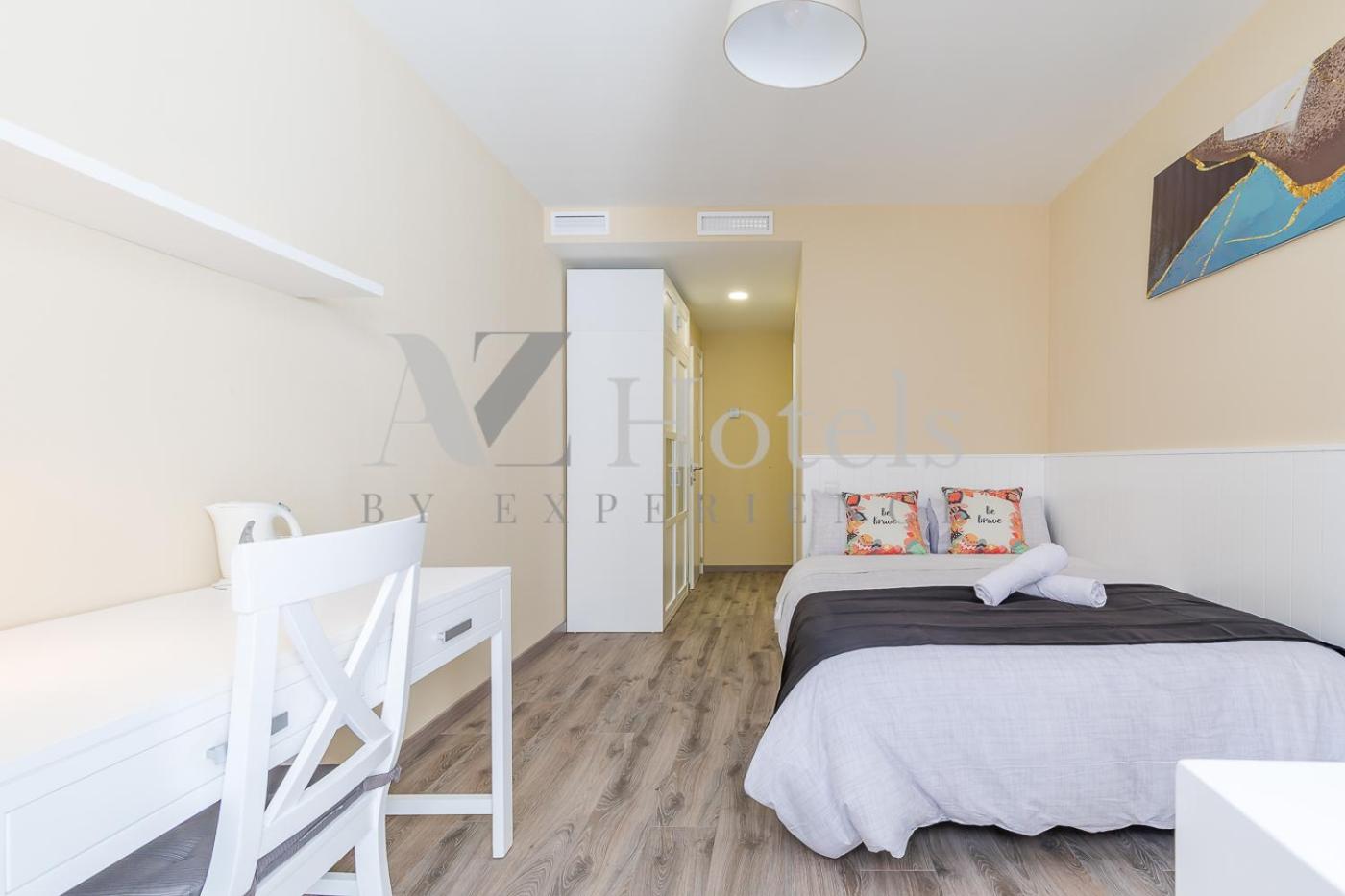 Double Room with Private Bathroom - Photo 44