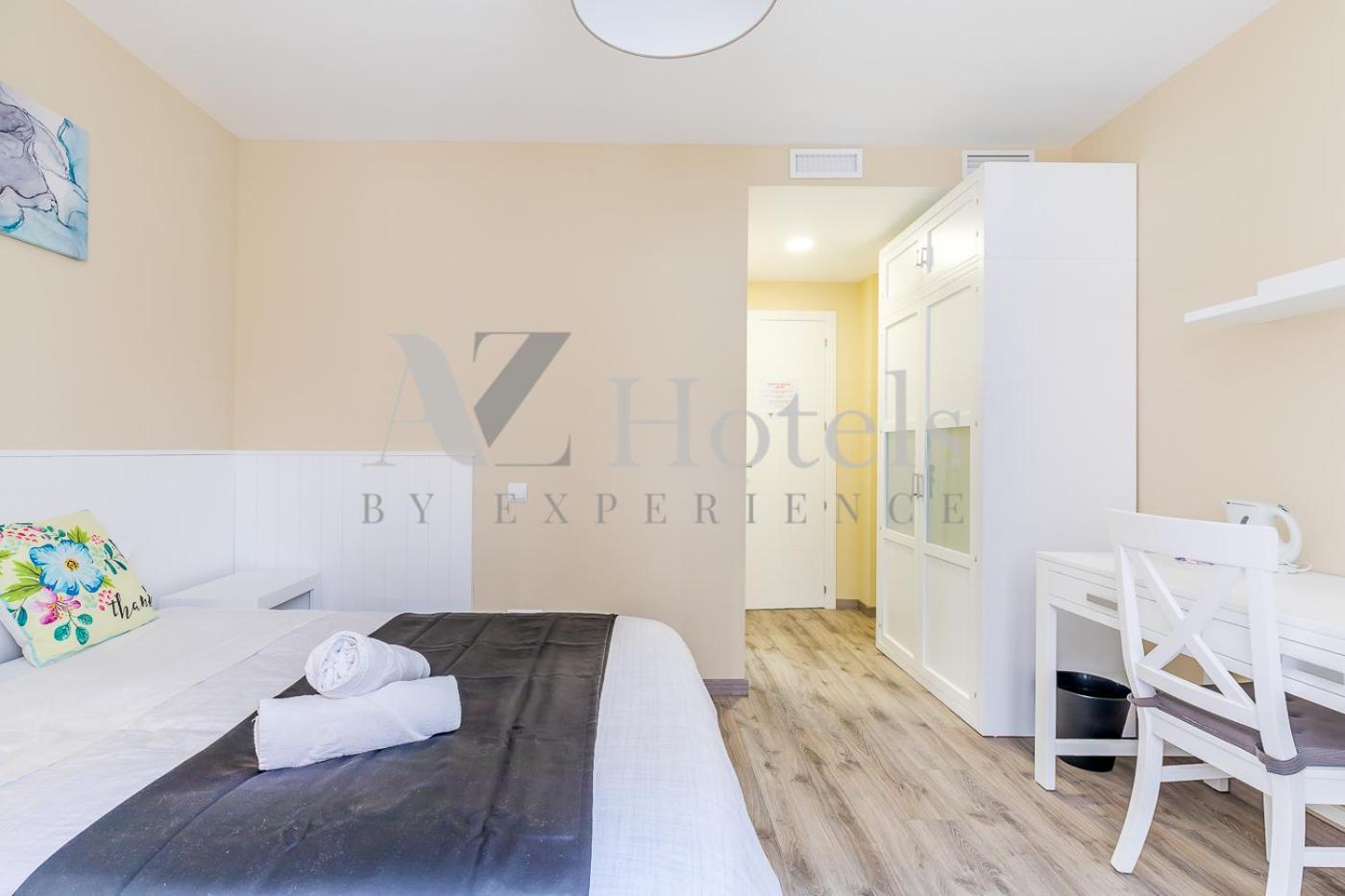 Double Room with Private Bathroom - Photo 52