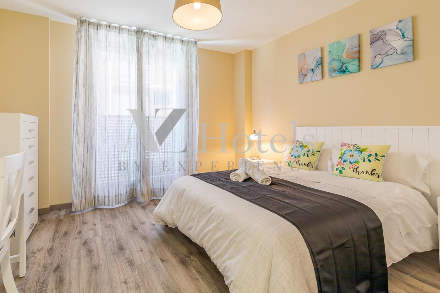 Double Room with Private Bathroom - Photo 9