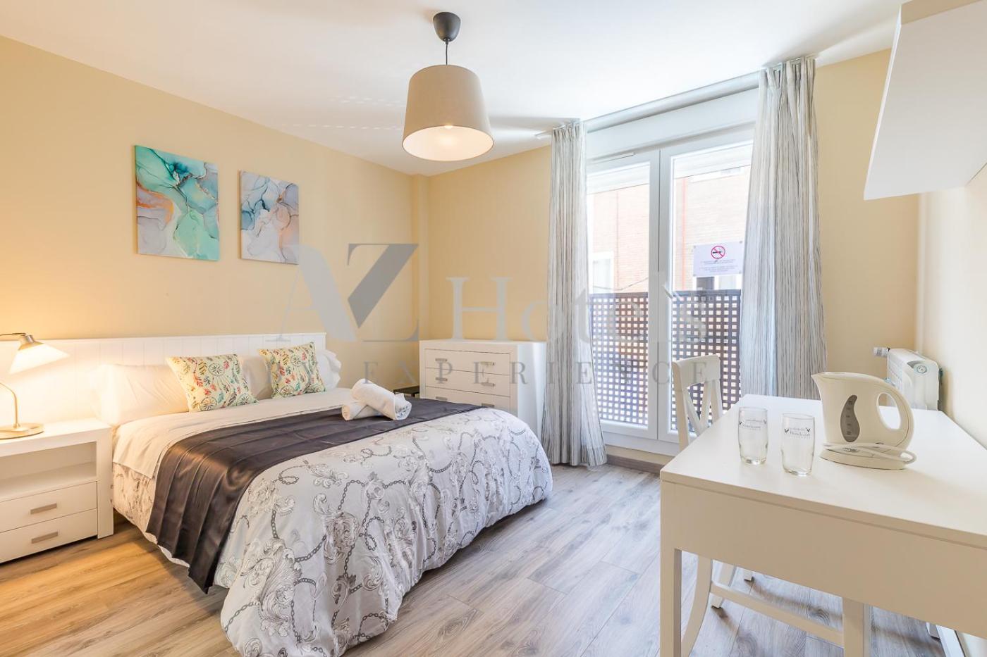 Double Room with Private Bathroom - Photo 14