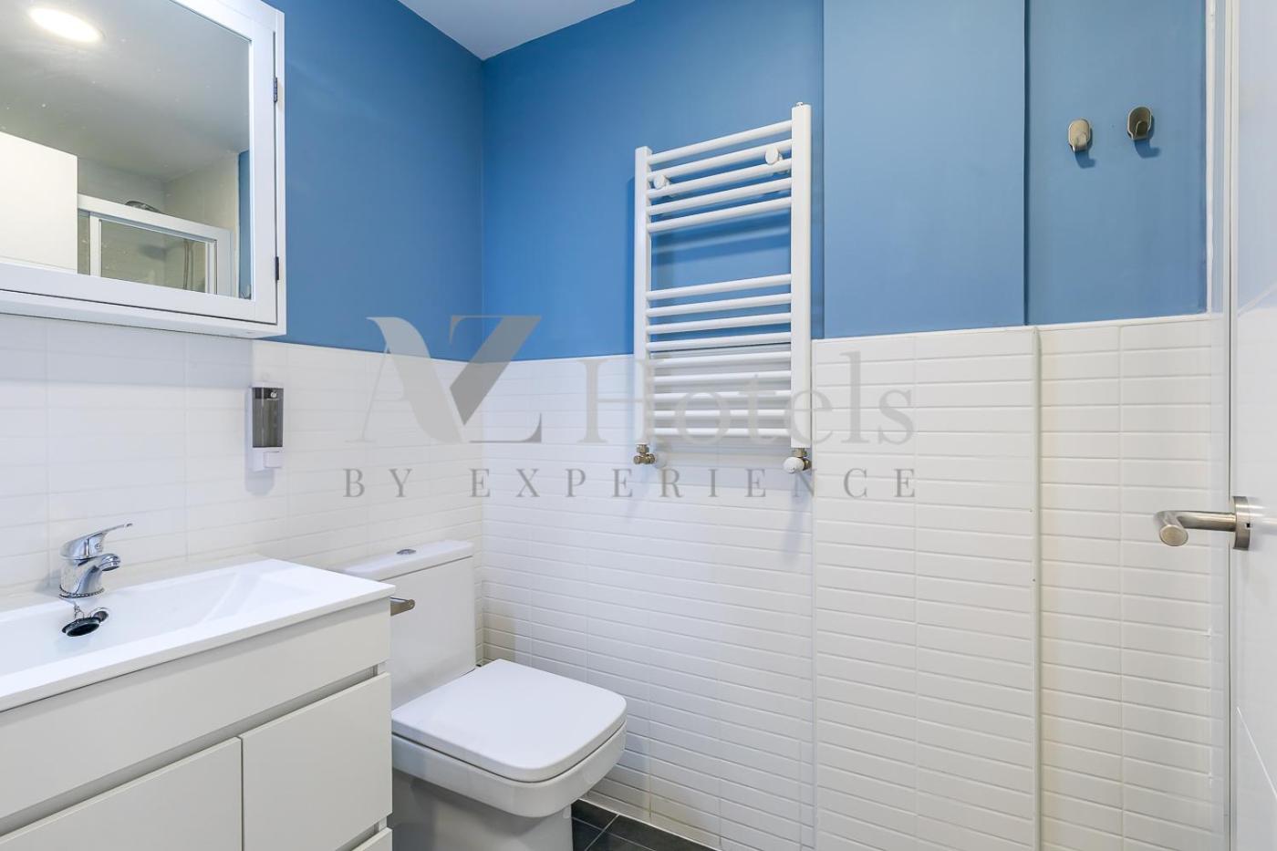 Double Room with Private Bathroom - Photo 16