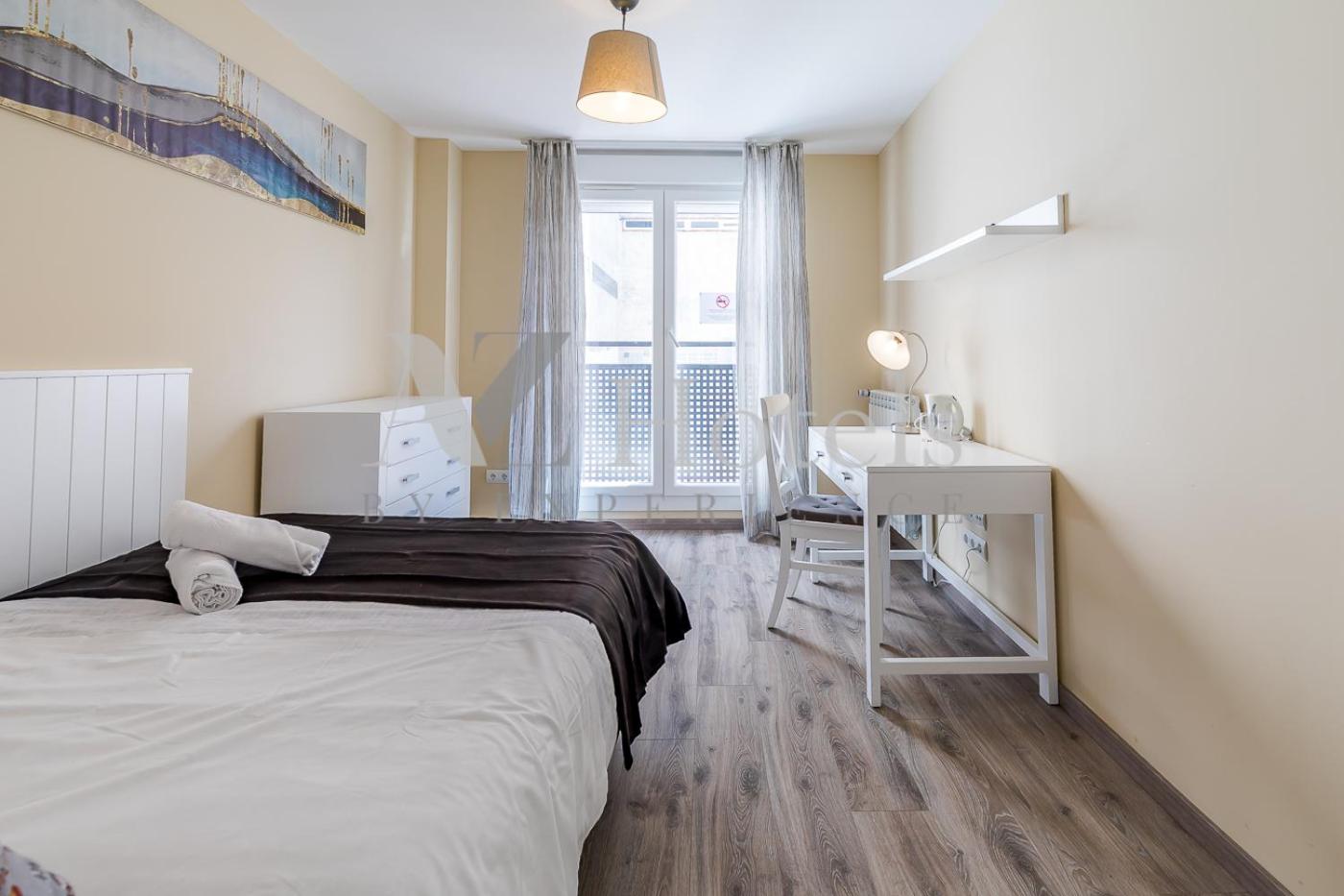 Double Room with Private Bathroom - Photo 18