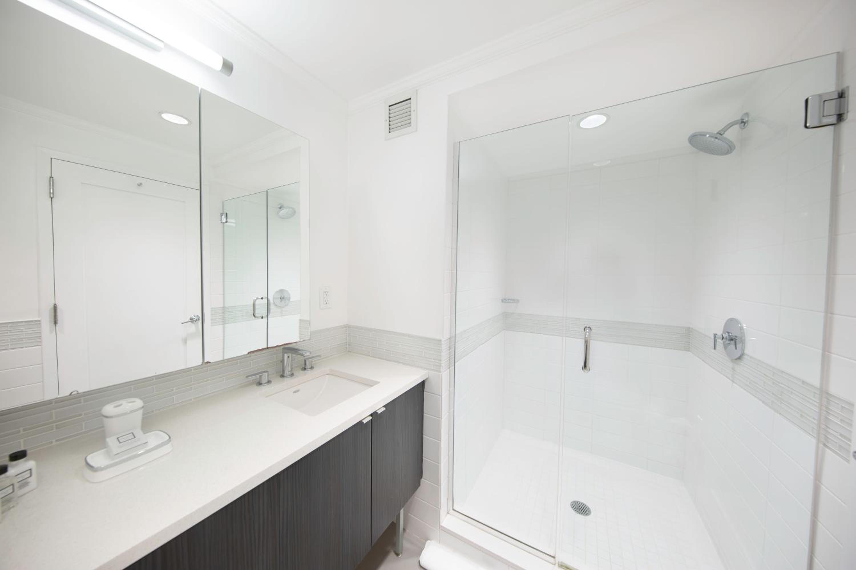 1 King Bed, 3 Queen Beds, 4 Bedroom Penthouse Apartment, Non-Smoking