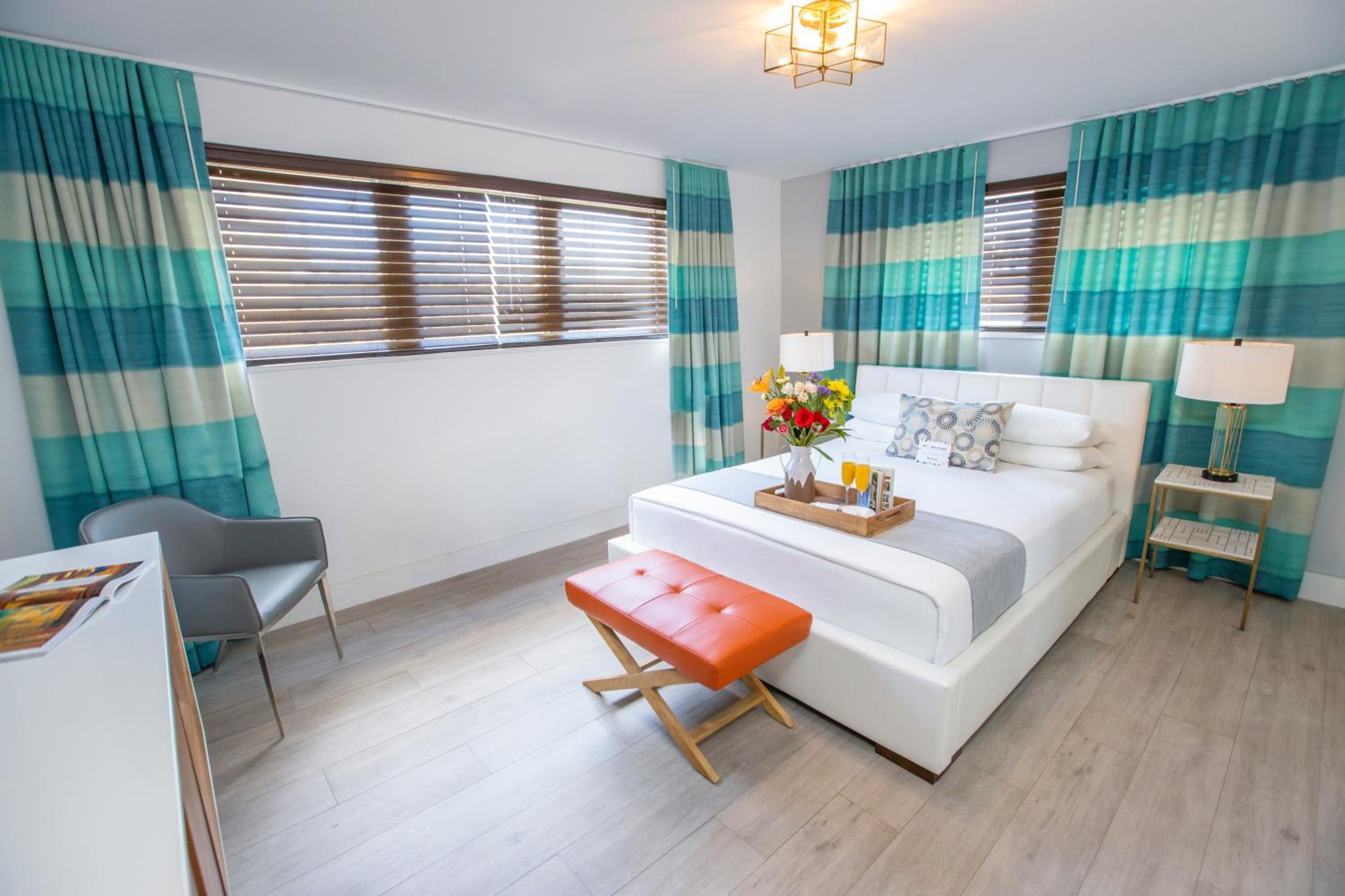 1 bedroom queen suite
