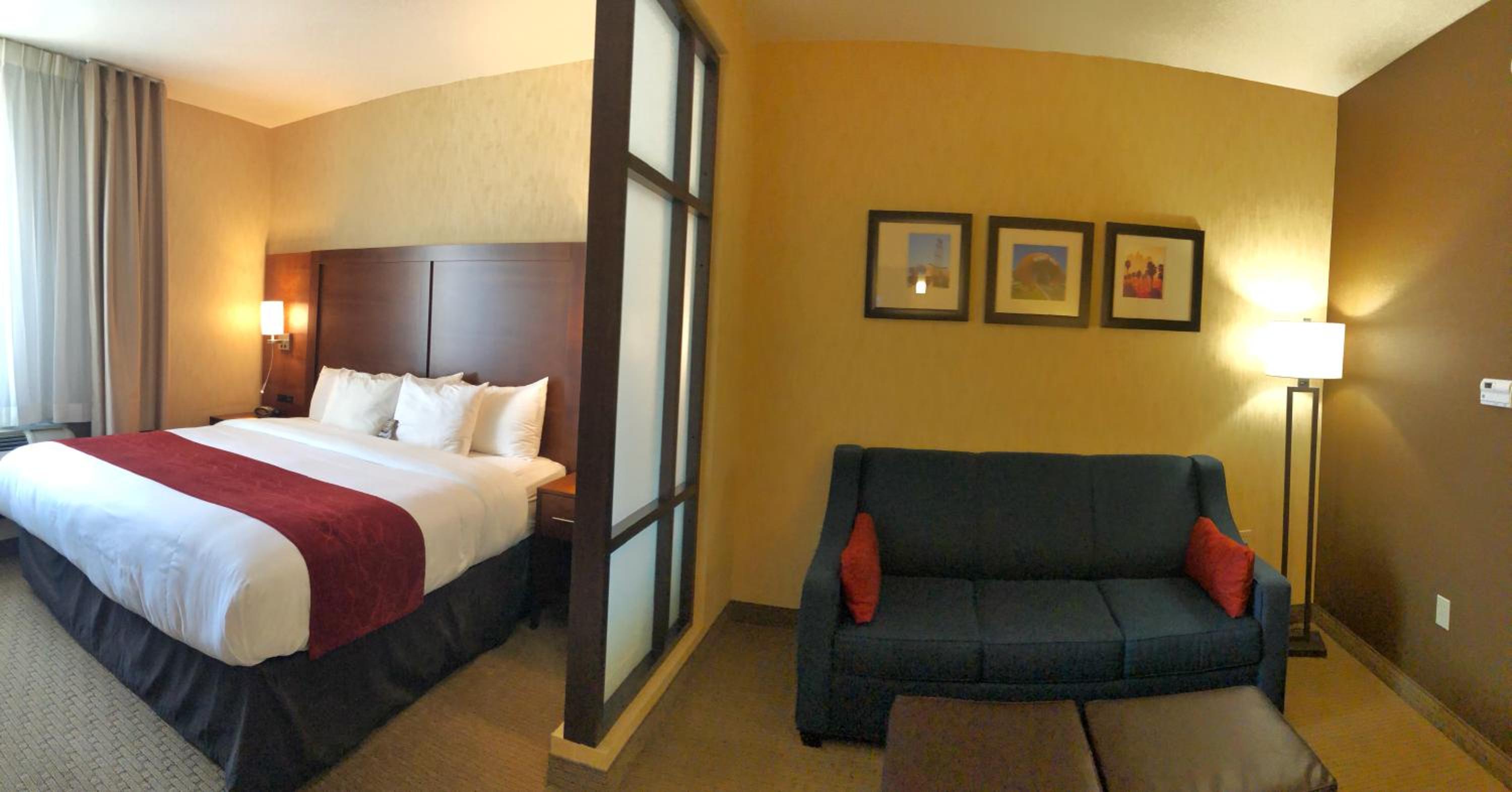Suite, 1 King Bed with Sofa Bed, Non Smoking - Photo 8