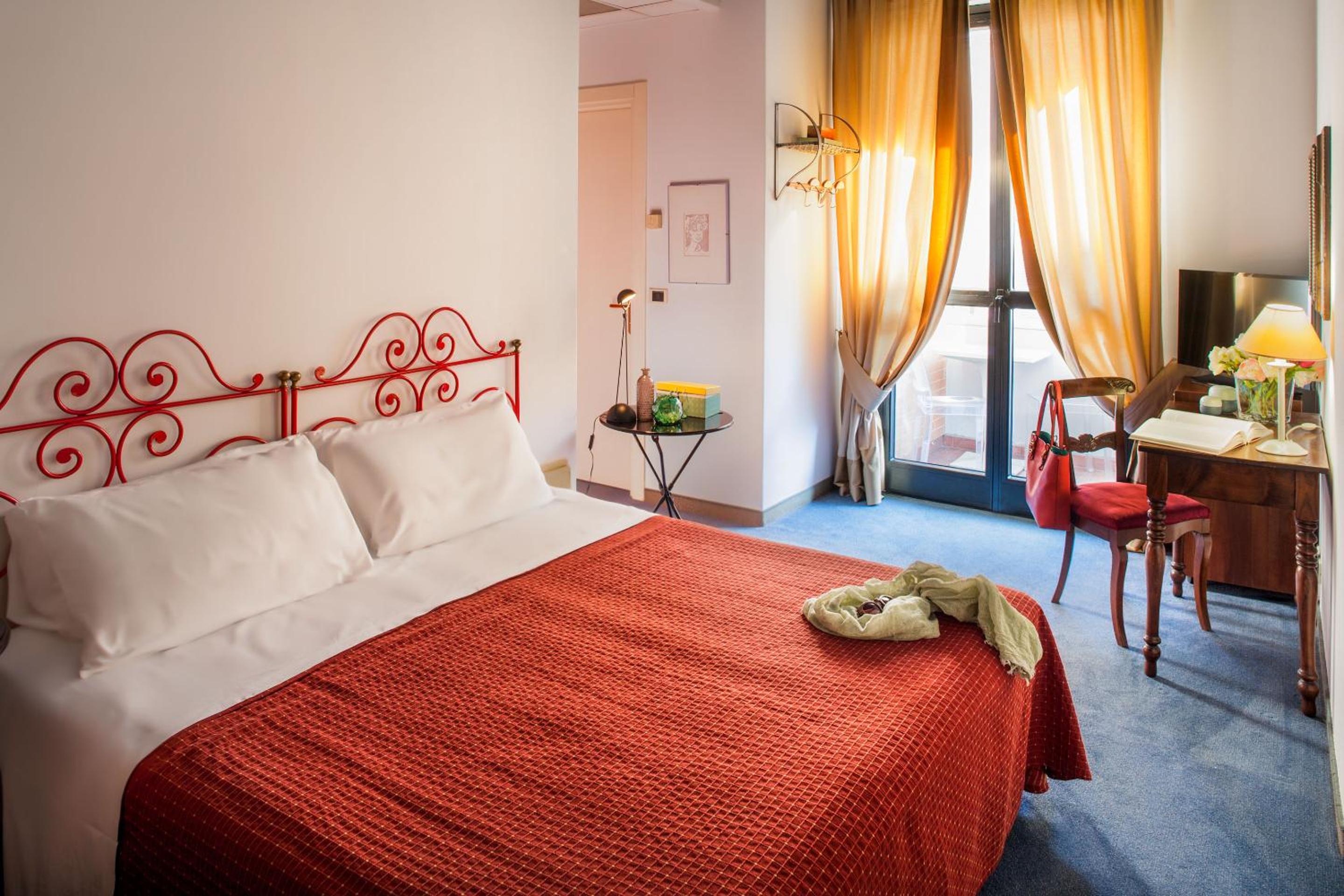 Double Room (1 Adult) - Photo 2